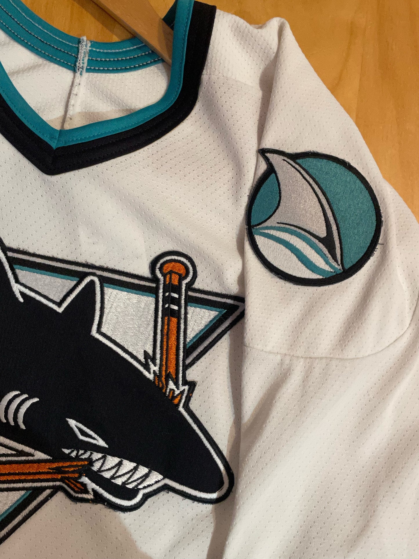 VINTAGE CCM SAN JOSE SHARKS NHL HOCKEY JERSEY  SZ: L