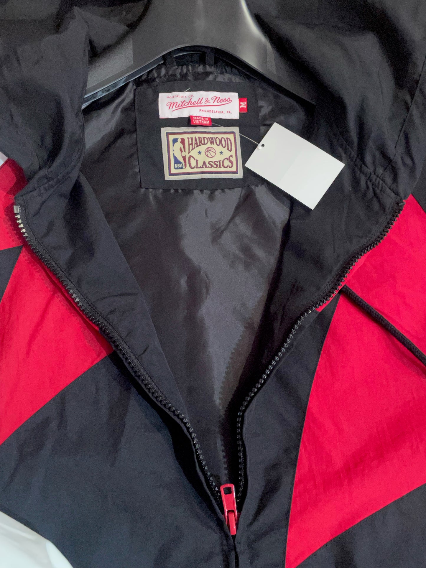 MITCHELL & NESS CHICAGO BULLS WINDBREAKER JACKET SZ: M