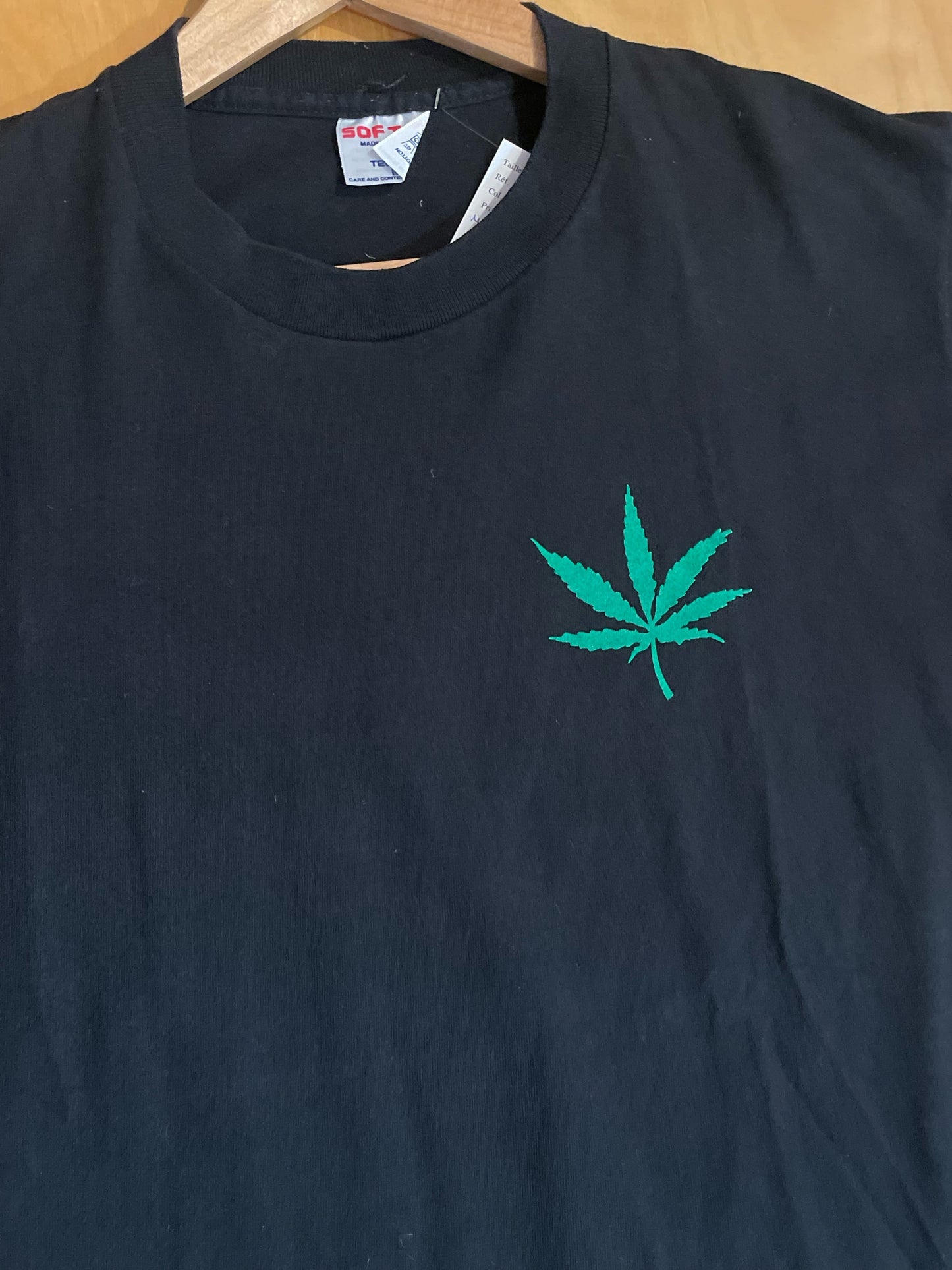VINTAGE 90s CANNABIS LEAVE "A FRIEND WITH WEED IS A FRIEND INDEED!" T-SHIRT  SZ: M