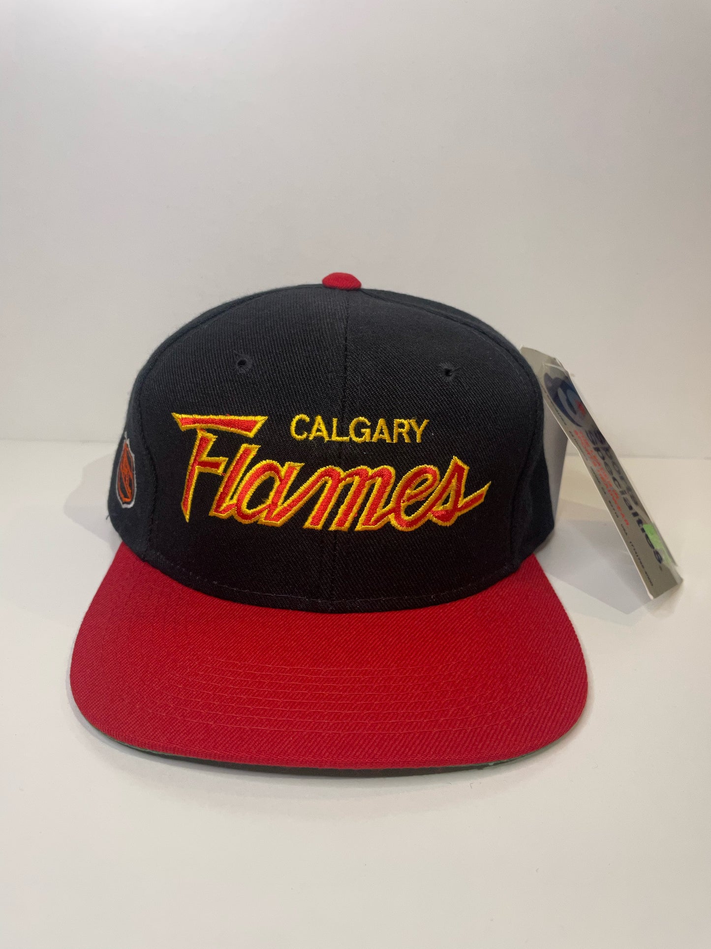 "DS" VINTAGE 90s CALGARY FLAMES SPORTS SPECIALTIES SCRIPT SNAPBACK HAT