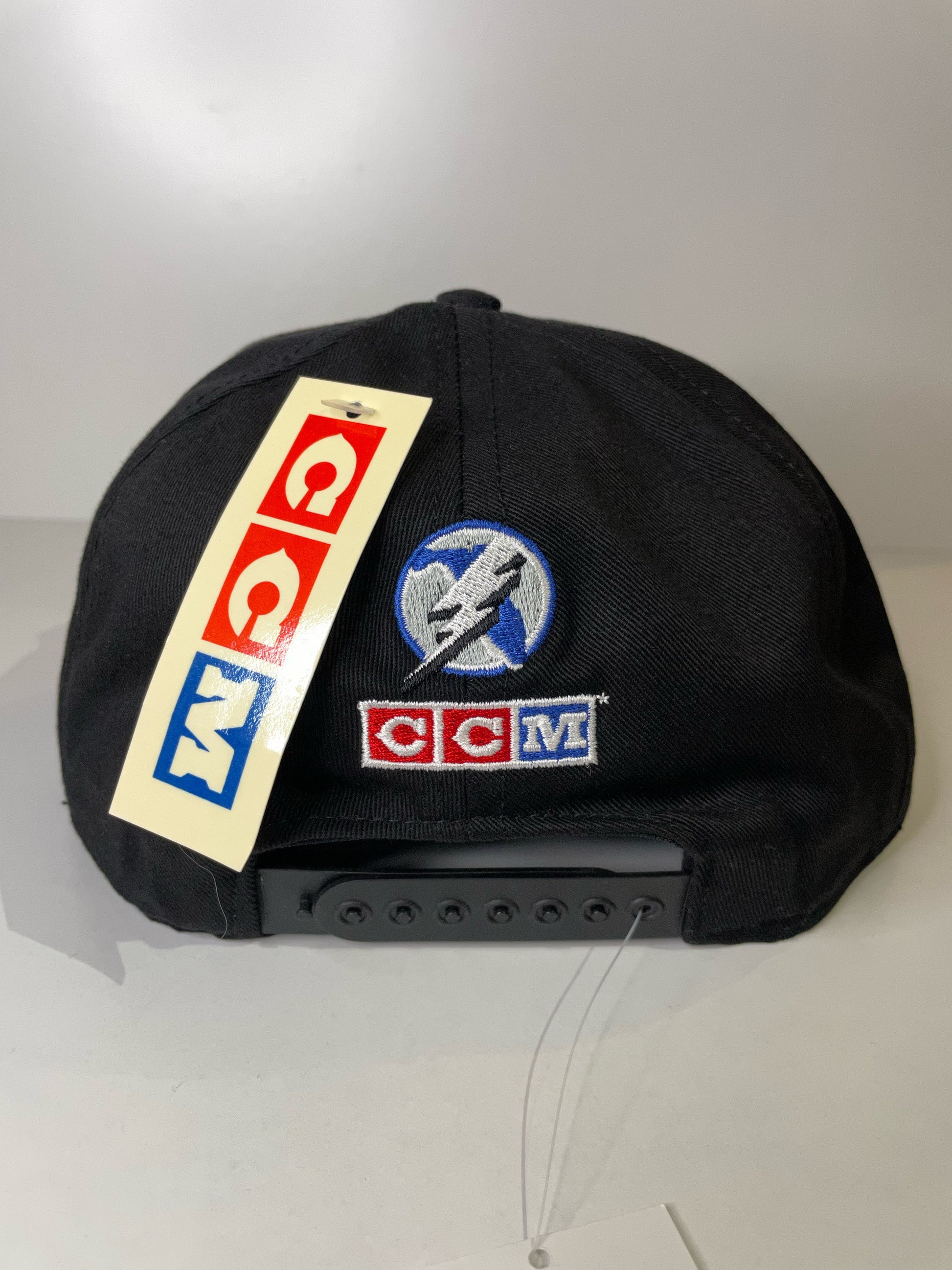 DS VINTAGE 90s CALGARY FLAMES CCM SNAPBACK CAP HAT