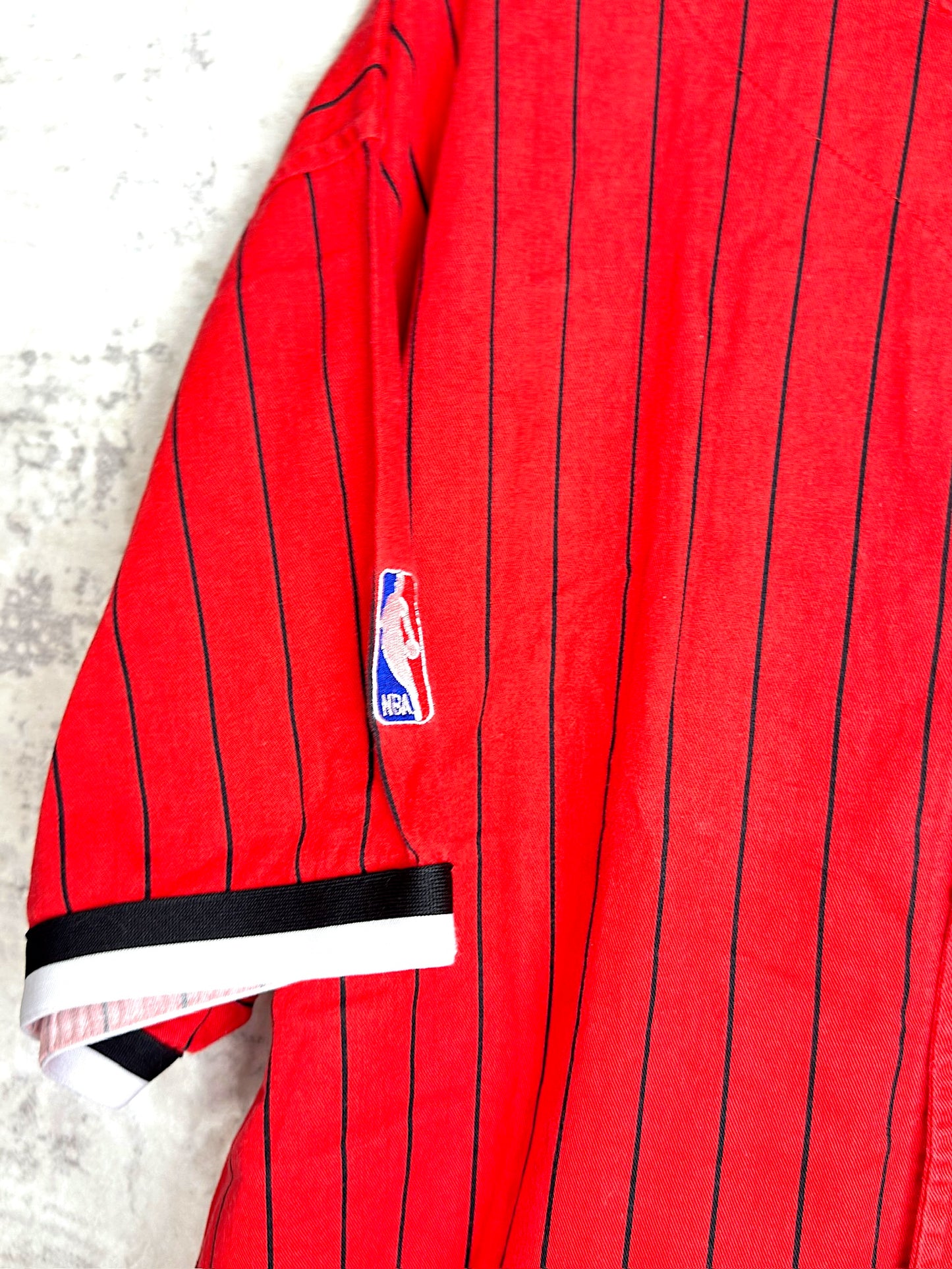VINTAGE 90s CHICAGO BULLS PINSTRIPE NBA BASEBALL JERSEY  SZ: L