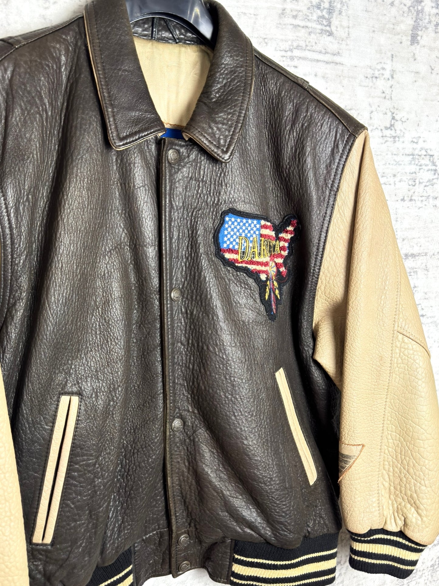 VINTAGE DAKOTA "AMERICAN SPIRIT" LEATHER VARSITY JACKET SZ: S