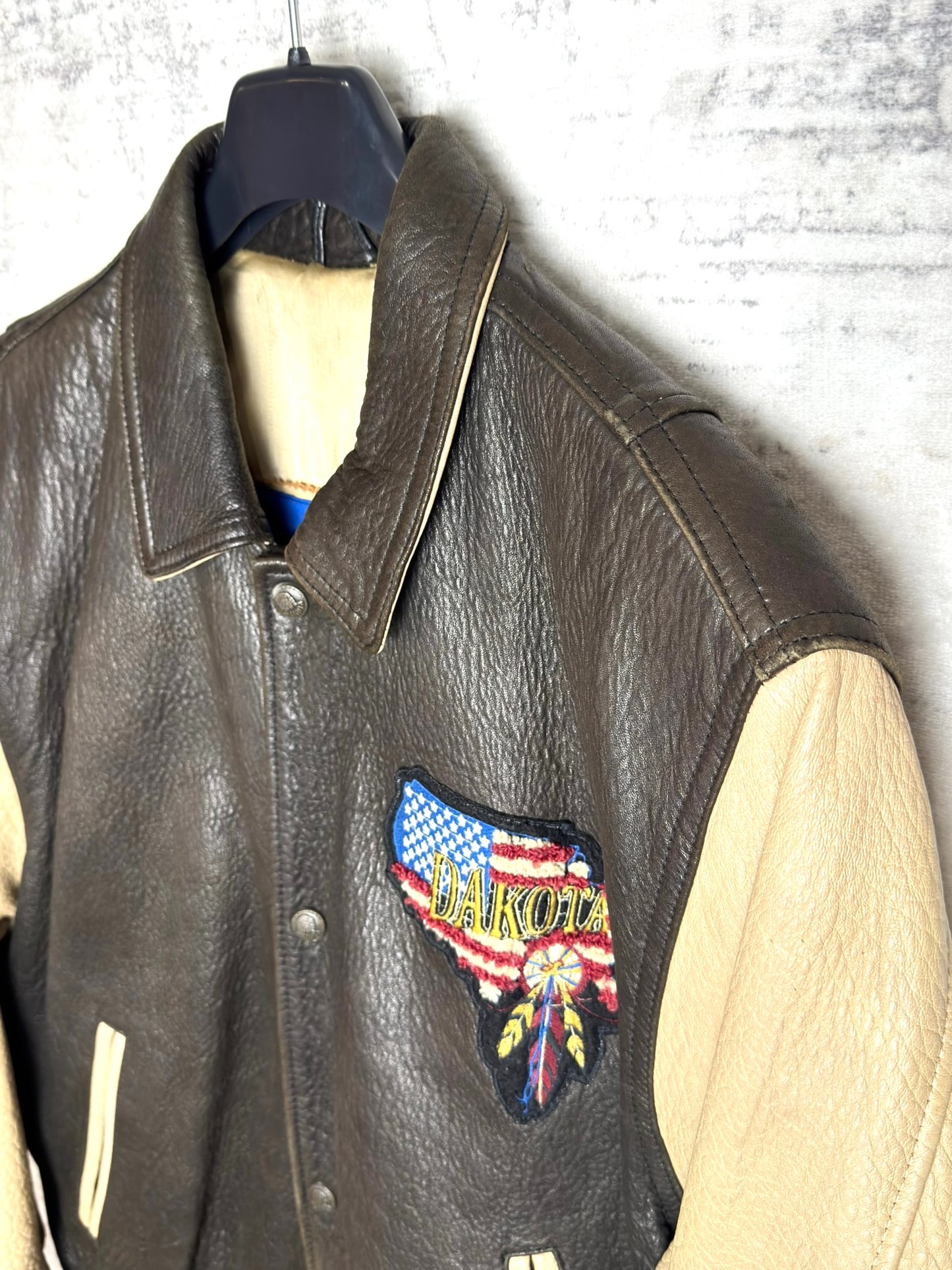 VINTAGE DAKOTA "AMERICAN SPIRIT" LEATHER VARSITY JACKET SZ: S