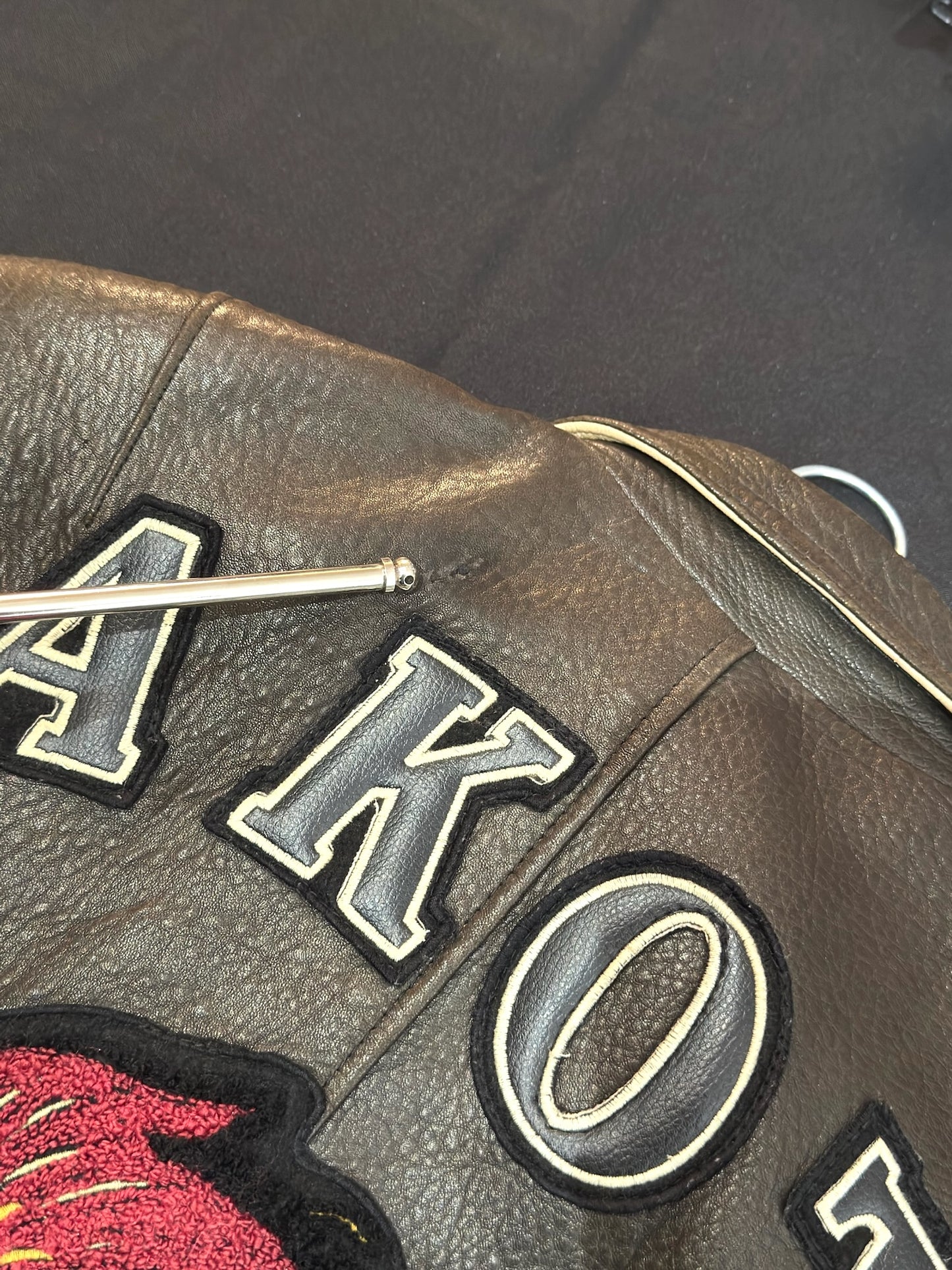 VINTAGE DAKOTA "AMERICAN SPIRIT" LEATHER VARSITY JACKET SZ: S