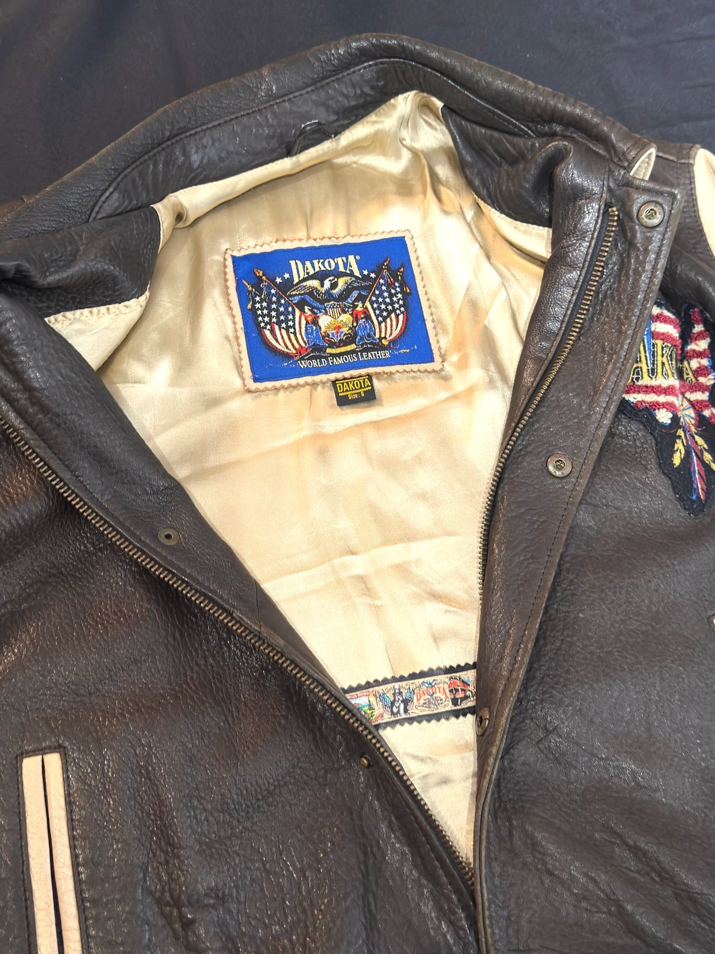 VINTAGE DAKOTA "AMERICAN SPIRIT" LEATHER VARSITY JACKET SZ: S