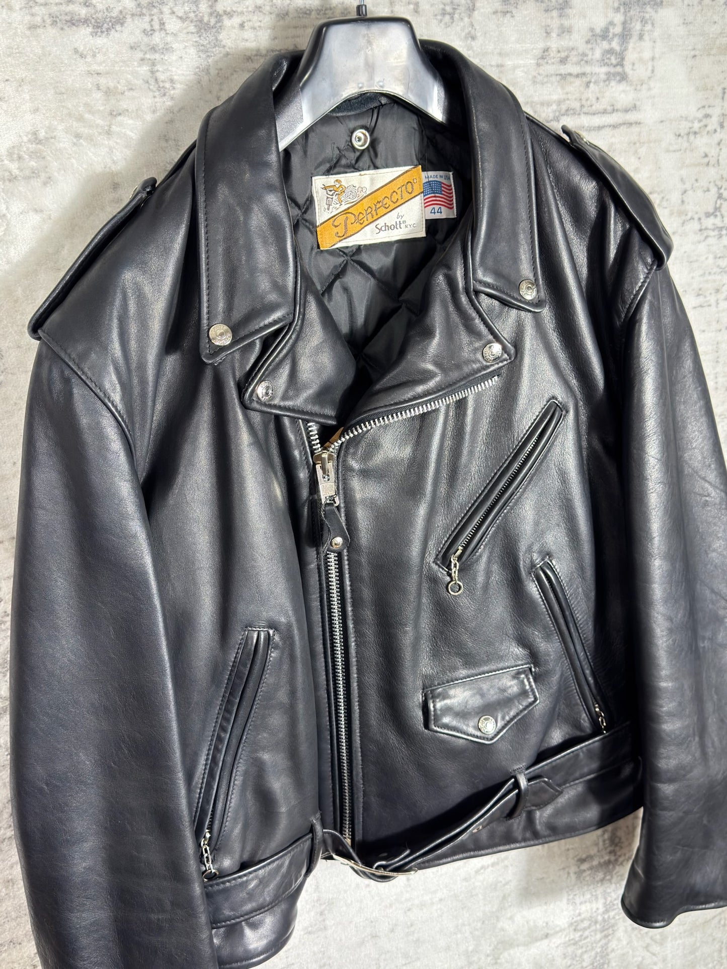 VINTAGE SCHOTT N.Y.C 118 PERFECTO JACKET  SZ: 44