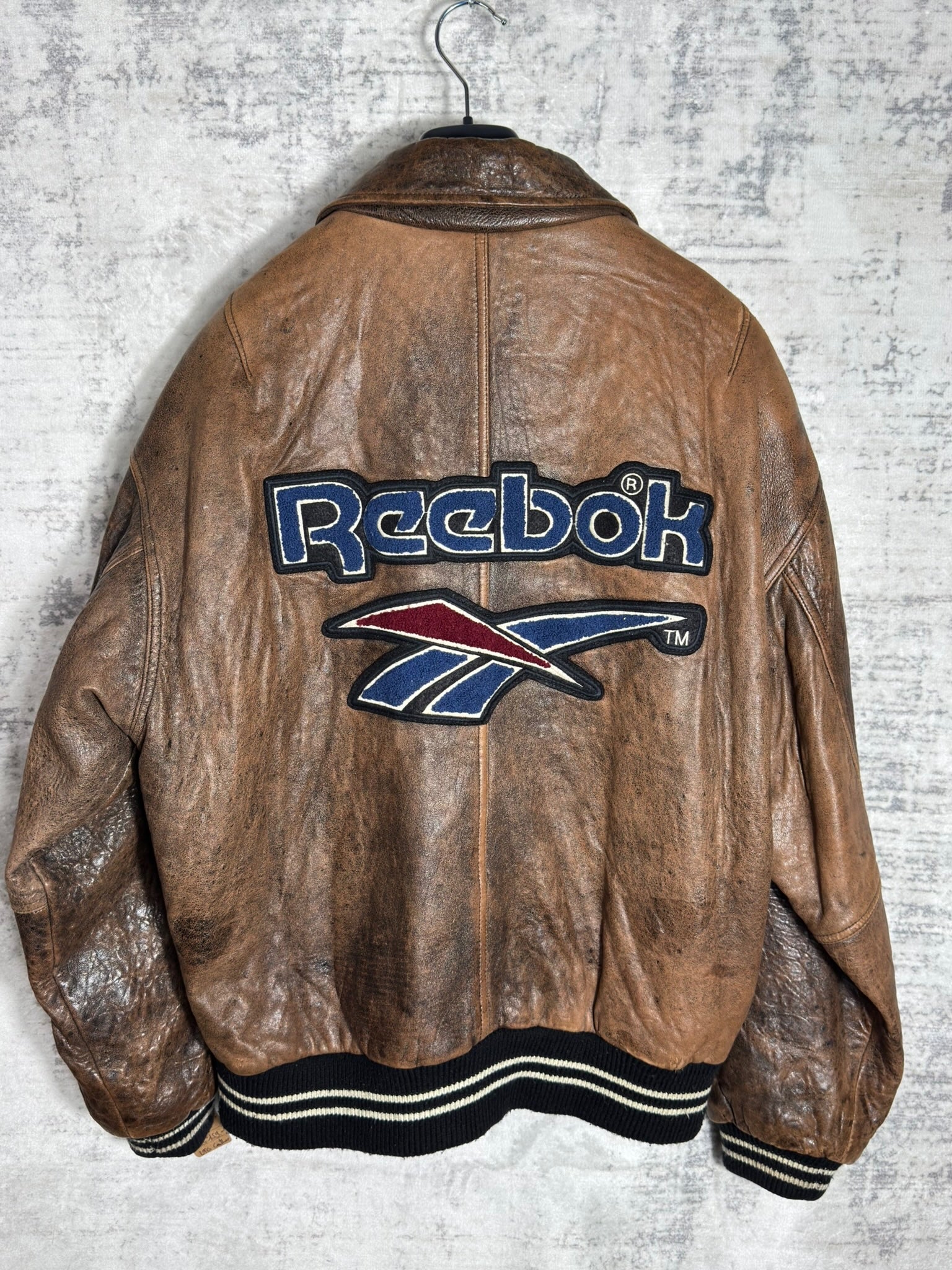リーボック 本革スタジャン VARSITY JACKET 90s VINTAGE 90s REEBOK VARSITY LEATHER JACKET SZ: L – Stay Alive