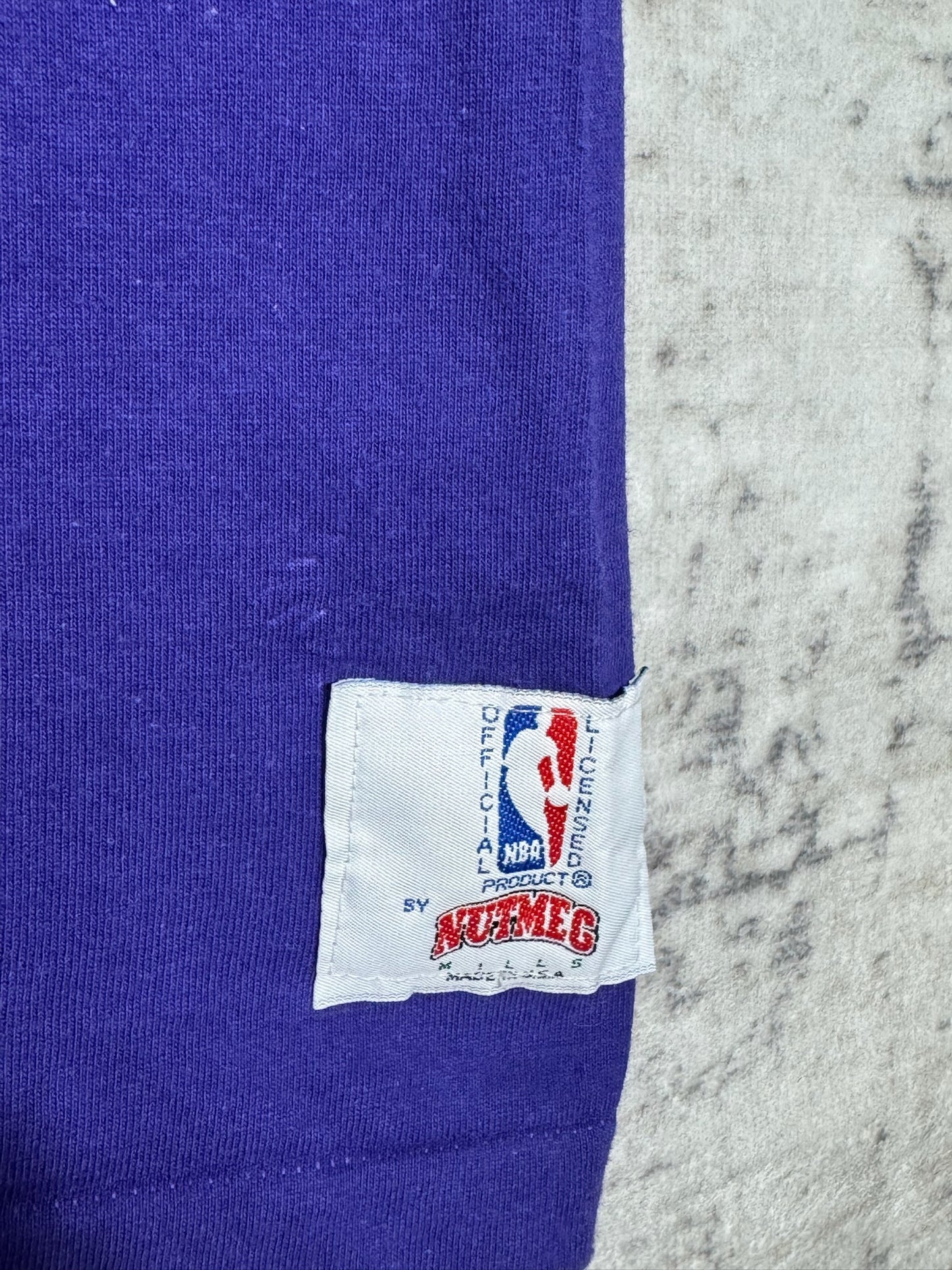 VINTAGE 90s LOS ANGELES LAKERS "MAGIC JOHNSON" NUTMEG T-SHIRT SZ: L