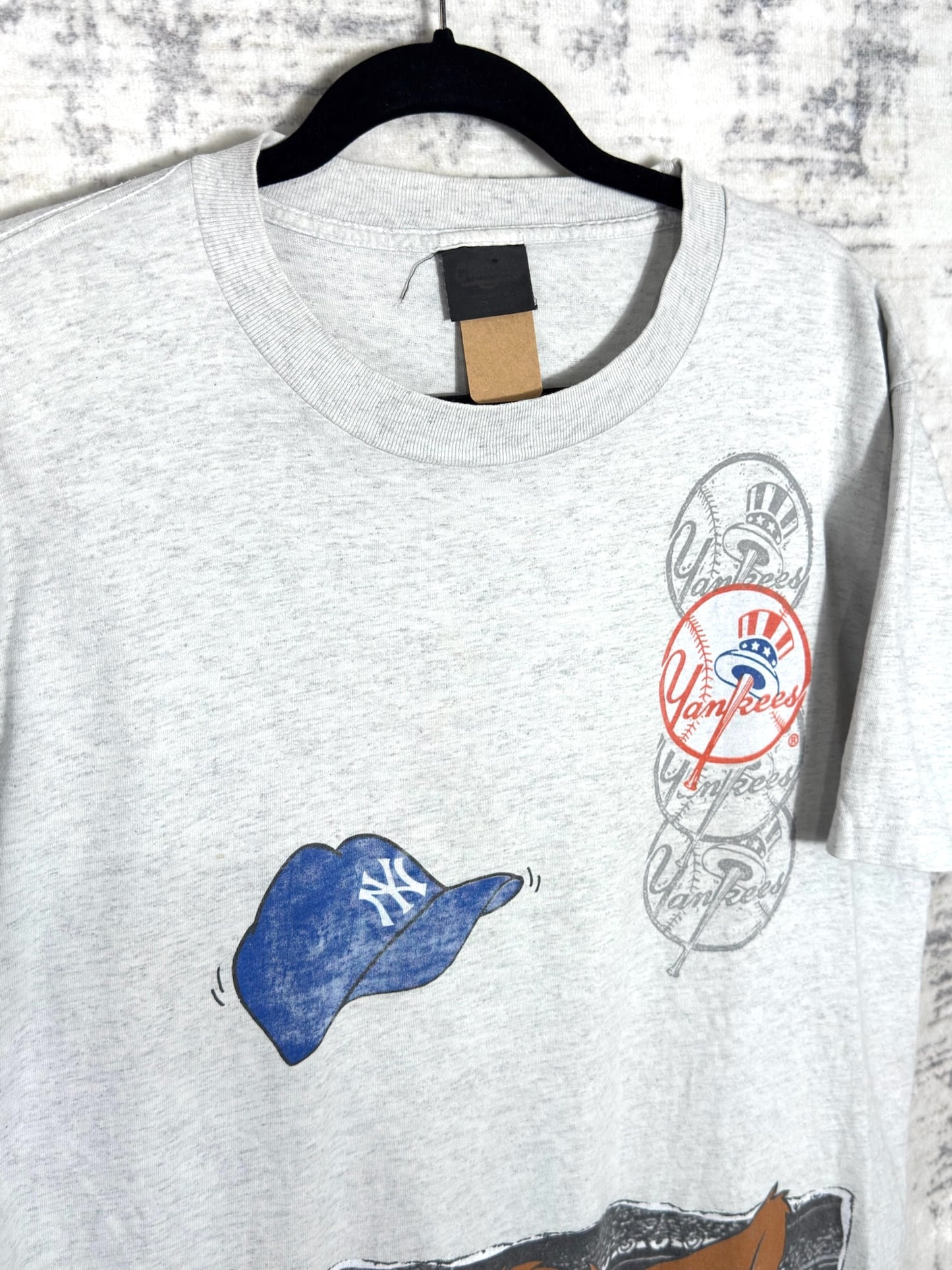 VINTAGE 1991 NEW YORK YANKEES "TAZ" T-SHIRT SZ: XL