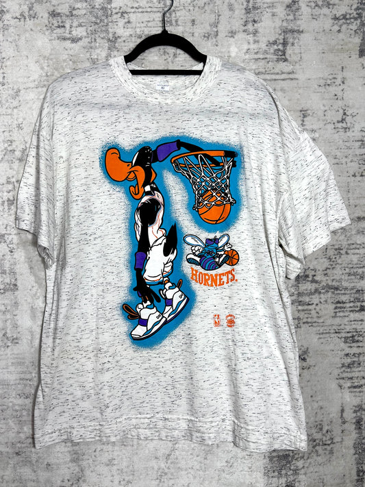 VINTAGE 90s CHARLOTTE HORNETS "DAFFY DUCK" T-SHIRT SZ: XL