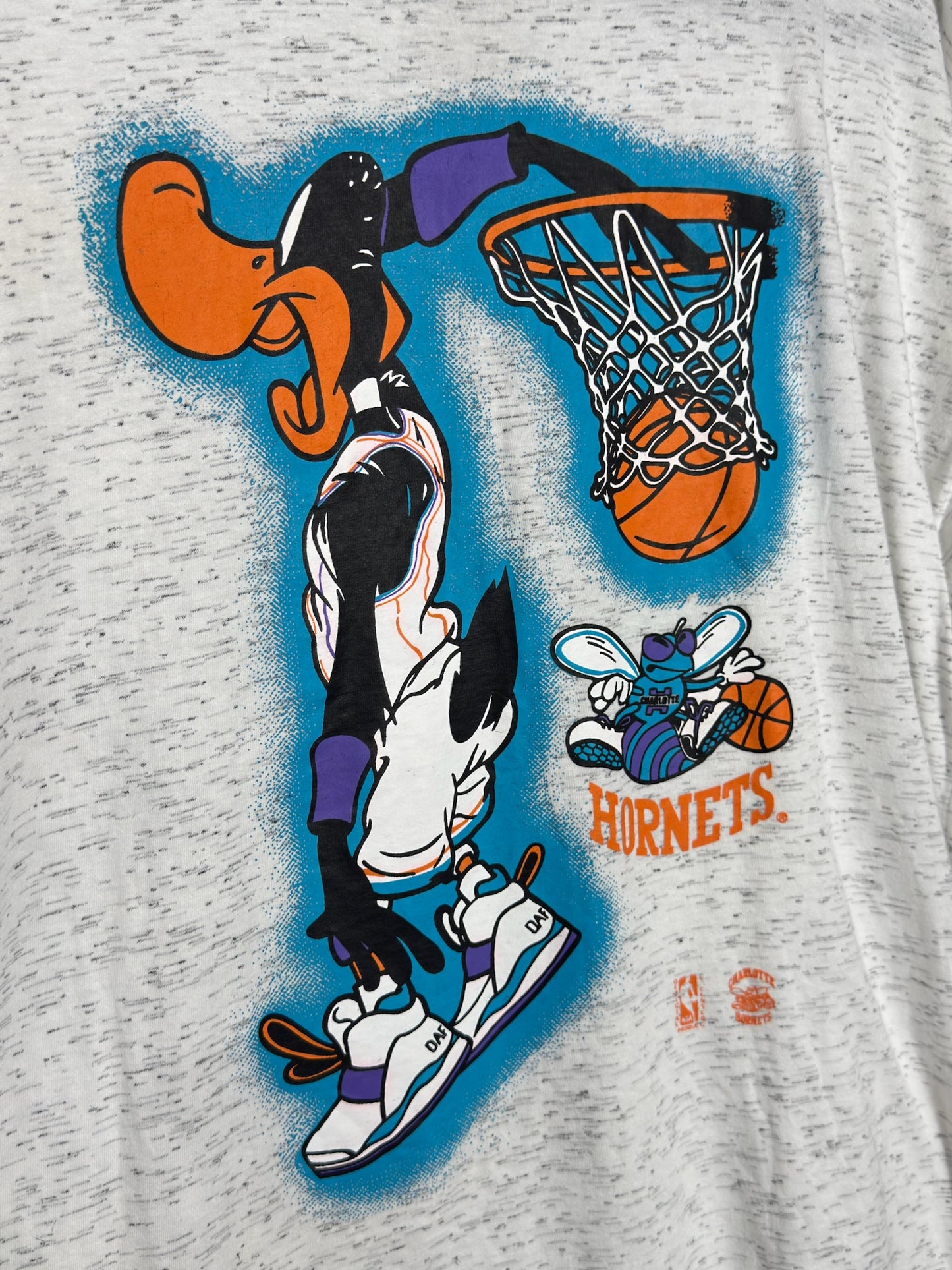 VINTAGE 90s CHARLOTTE HORNETS "DAFFY DUCK" T-SHIRT SZ: XL