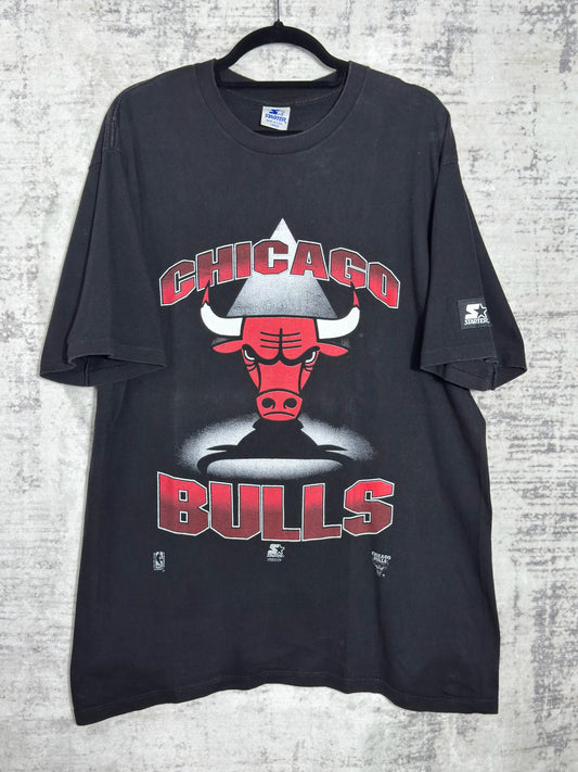 VINTAGE 90s CHICAGO BULLS "UNDER THE SPOTLIGHT" STARTER T-SHIRT SZ: L