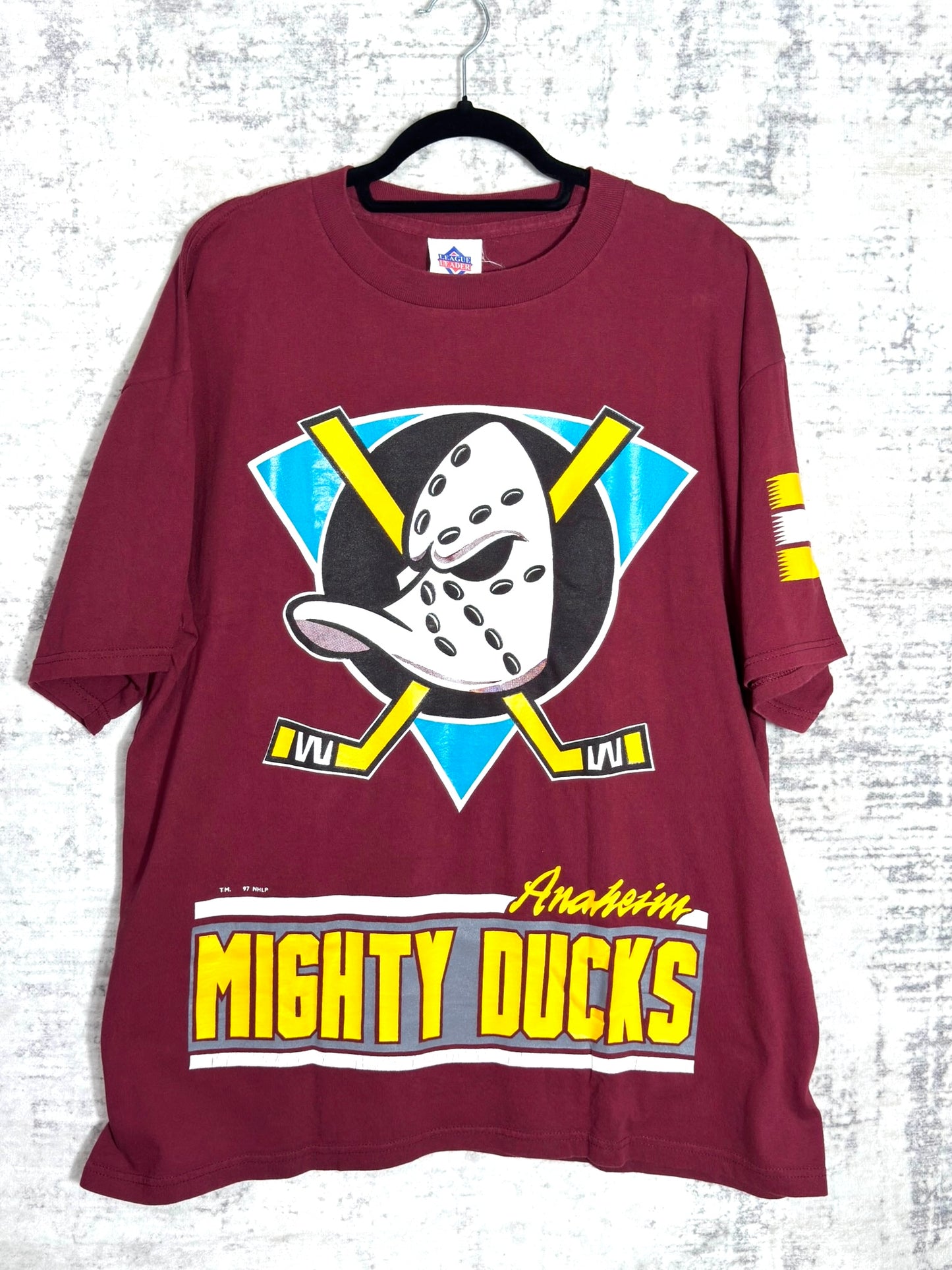VINTAGE 1997 ANAHEIM MIGHTY DUCKS T-SHIRT SZ: ONE SIZE