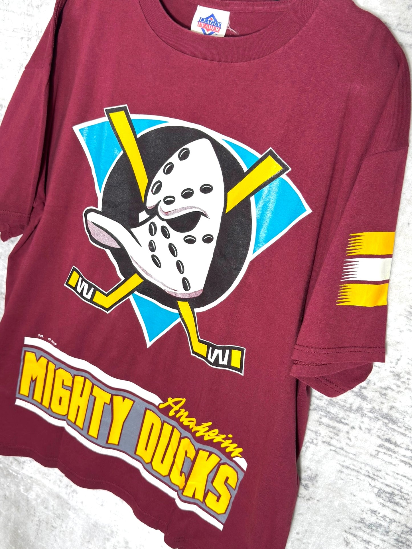 VINTAGE 1997 ANAHEIM MIGHTY DUCKS T-SHIRT SZ: ONE SIZE