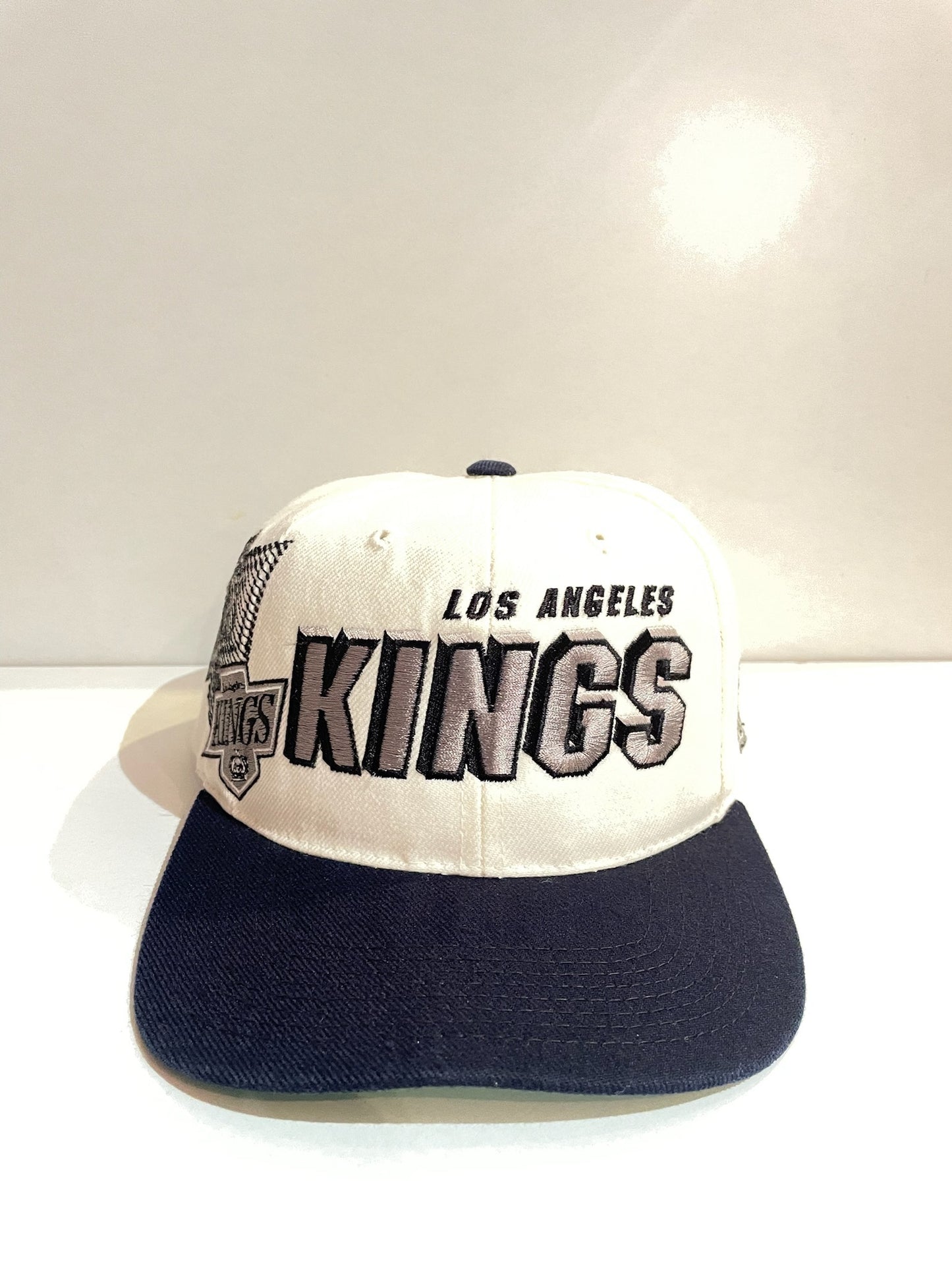 VINTAGE 90s LOS ANGELES KINGS "SHADOW LASER" SPORTS SPECIALTIES SNAPBACK CAP HAT