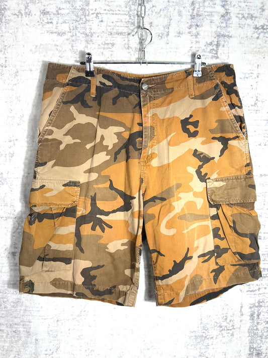 Y2K CARHARTT CAMO CARGO BERMUDA SHORTS  SZ: 33