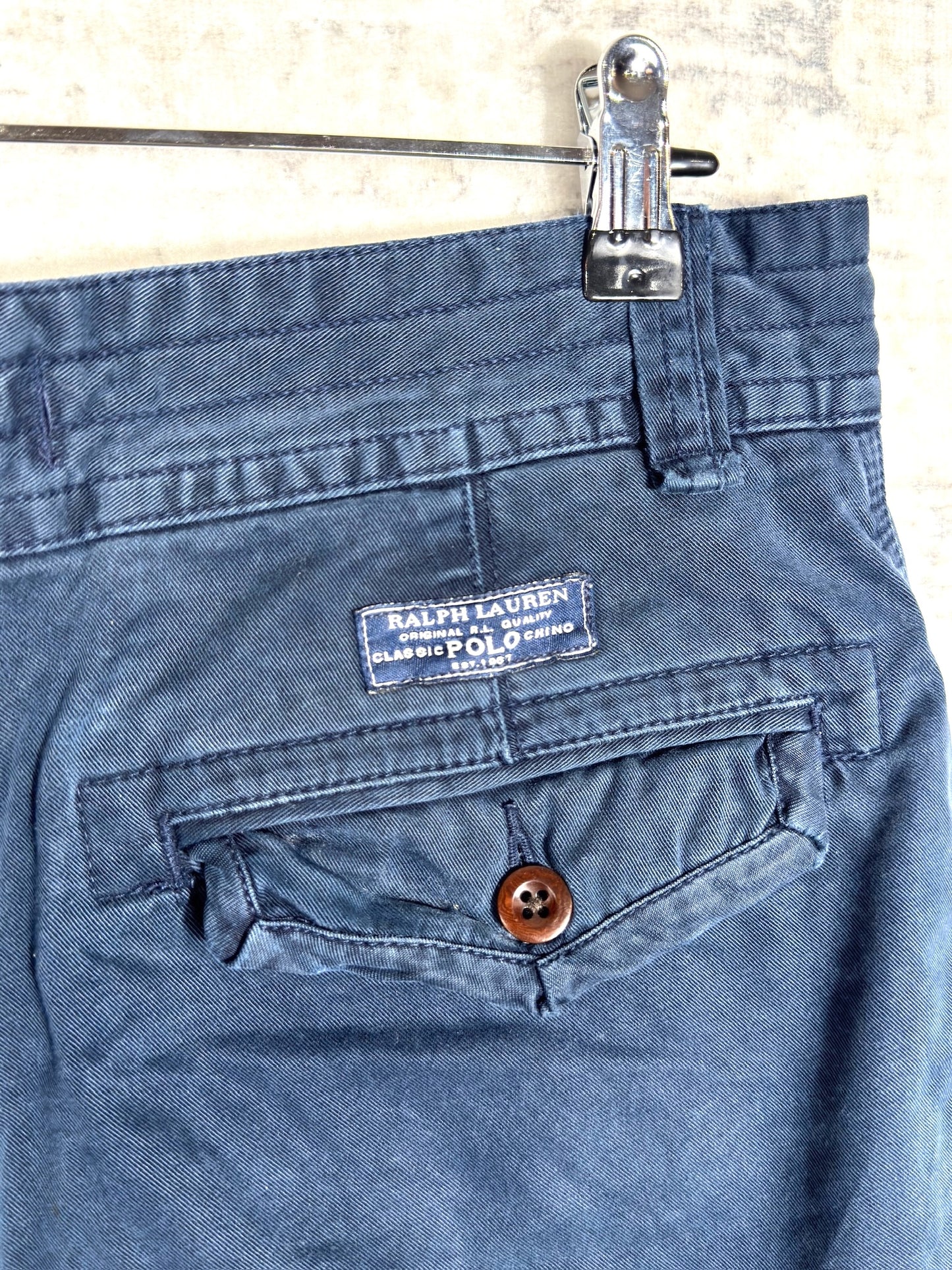 POLO RALPH LAUREN NAVY CARGO SHORTS  SZ: 32