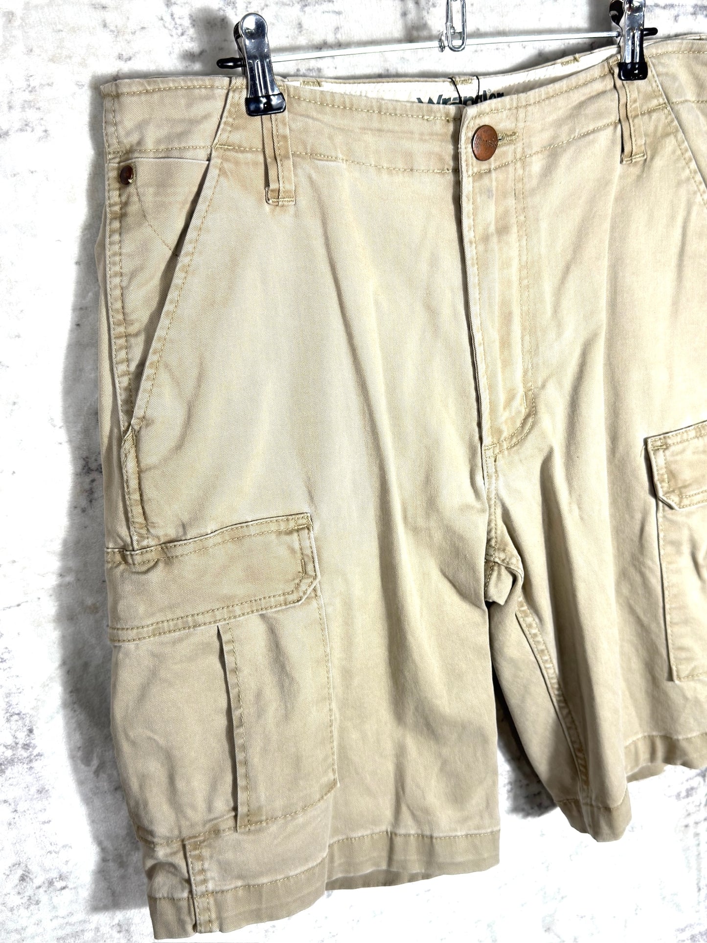 WRANGLER "CASEY JONES" CARGO BERMUDA SHORTS  SZ: 31