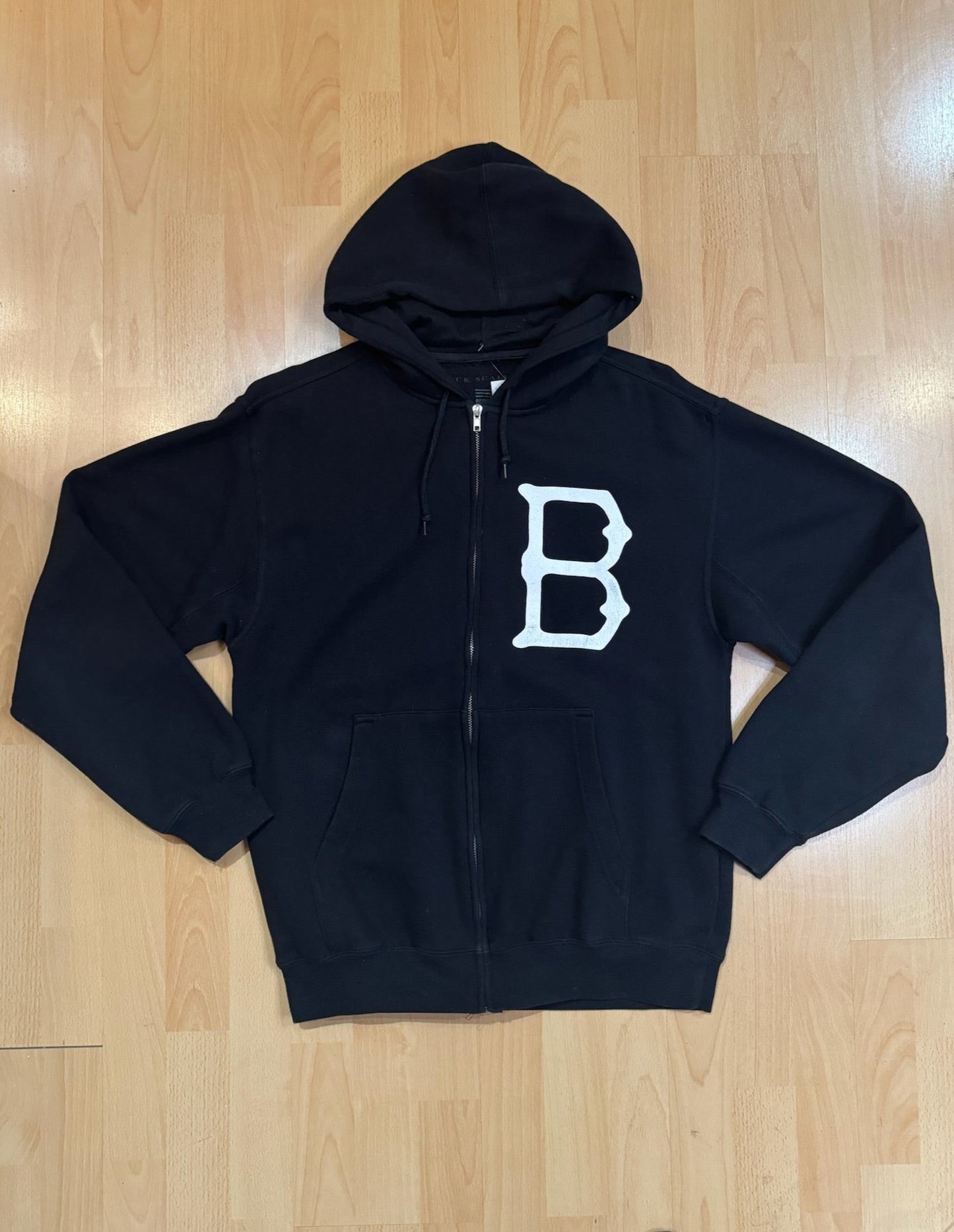 BLACK SCALE HOODIE ZIP UP  SZ: M