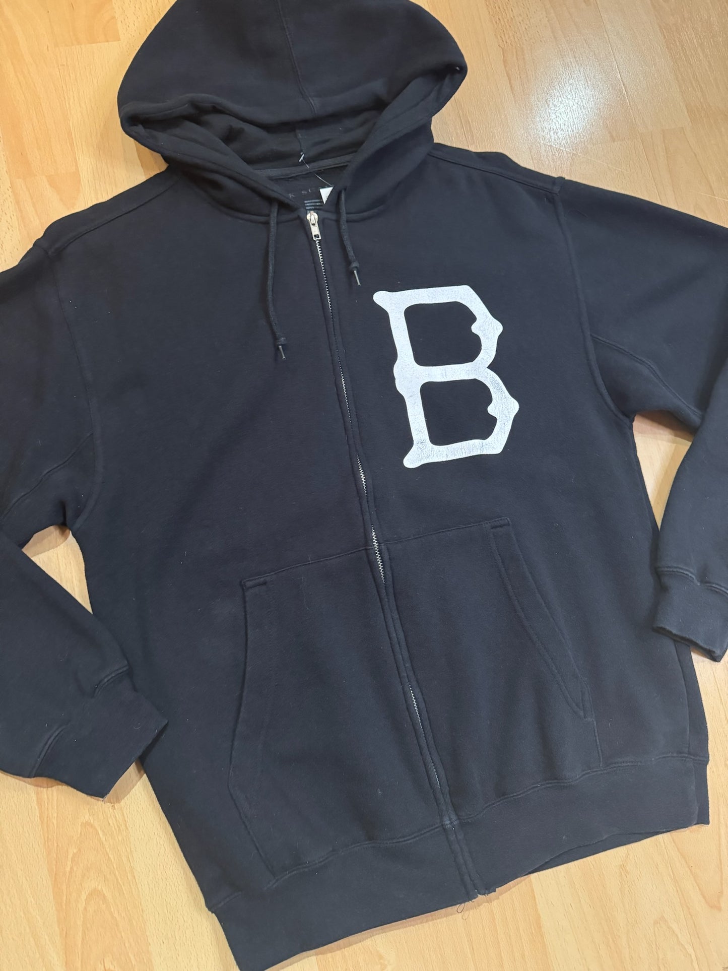 BLACK SCALE HOODIE ZIP UP  SZ: M