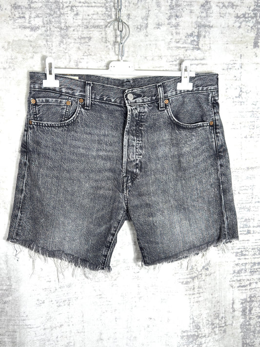 LEVI'S 501 '93 DENIM SHORTS Sz: 34