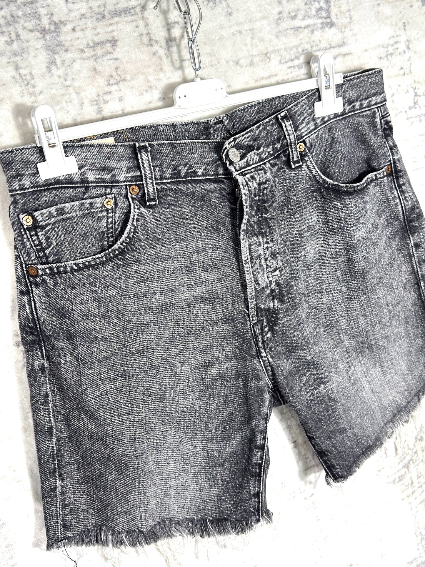 LEVI'S 501 '93 DENIM SHORTS Sz: 34
