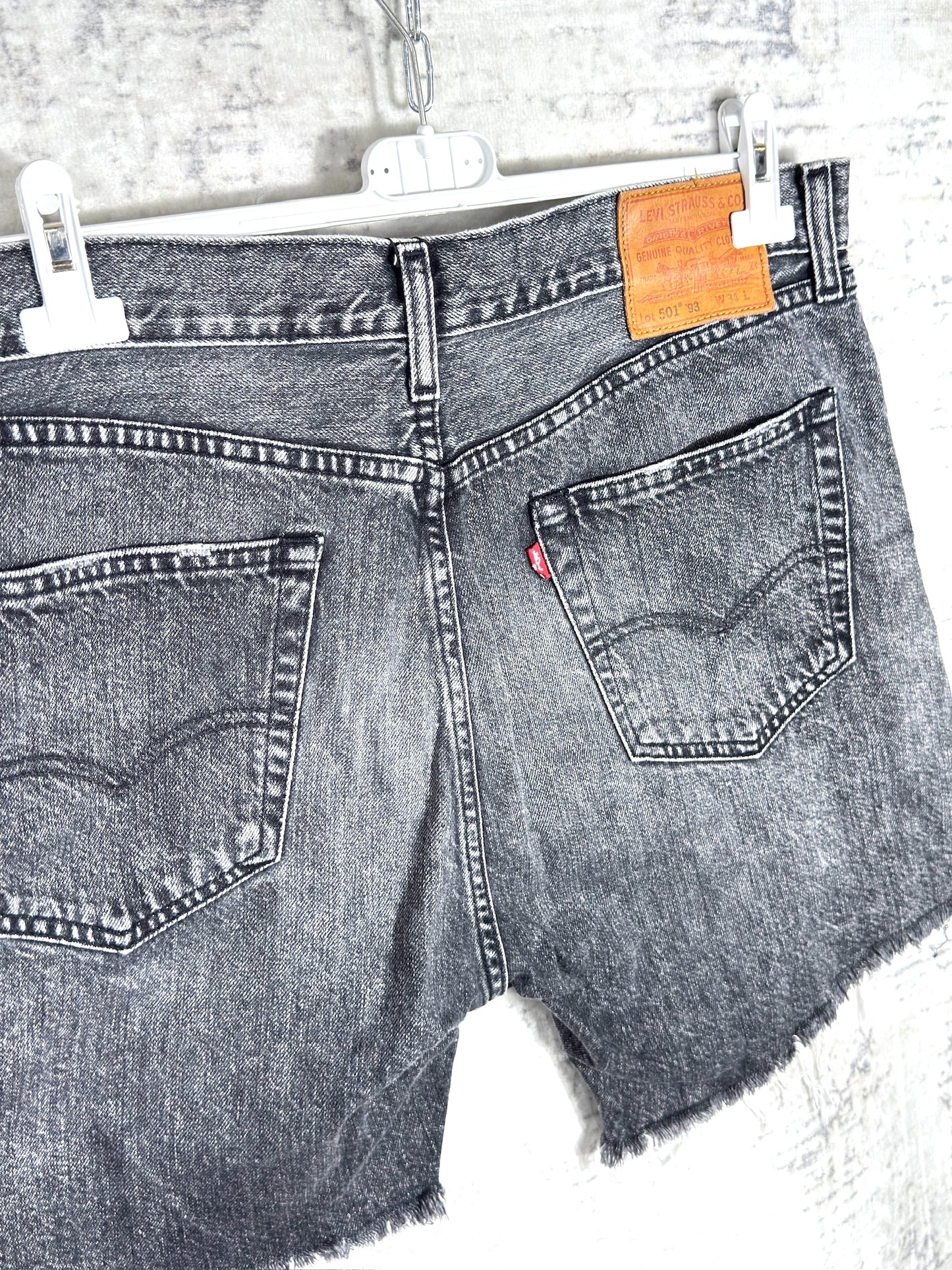 LEVI'S 501 '93 DENIM SHORTS Sz: 34