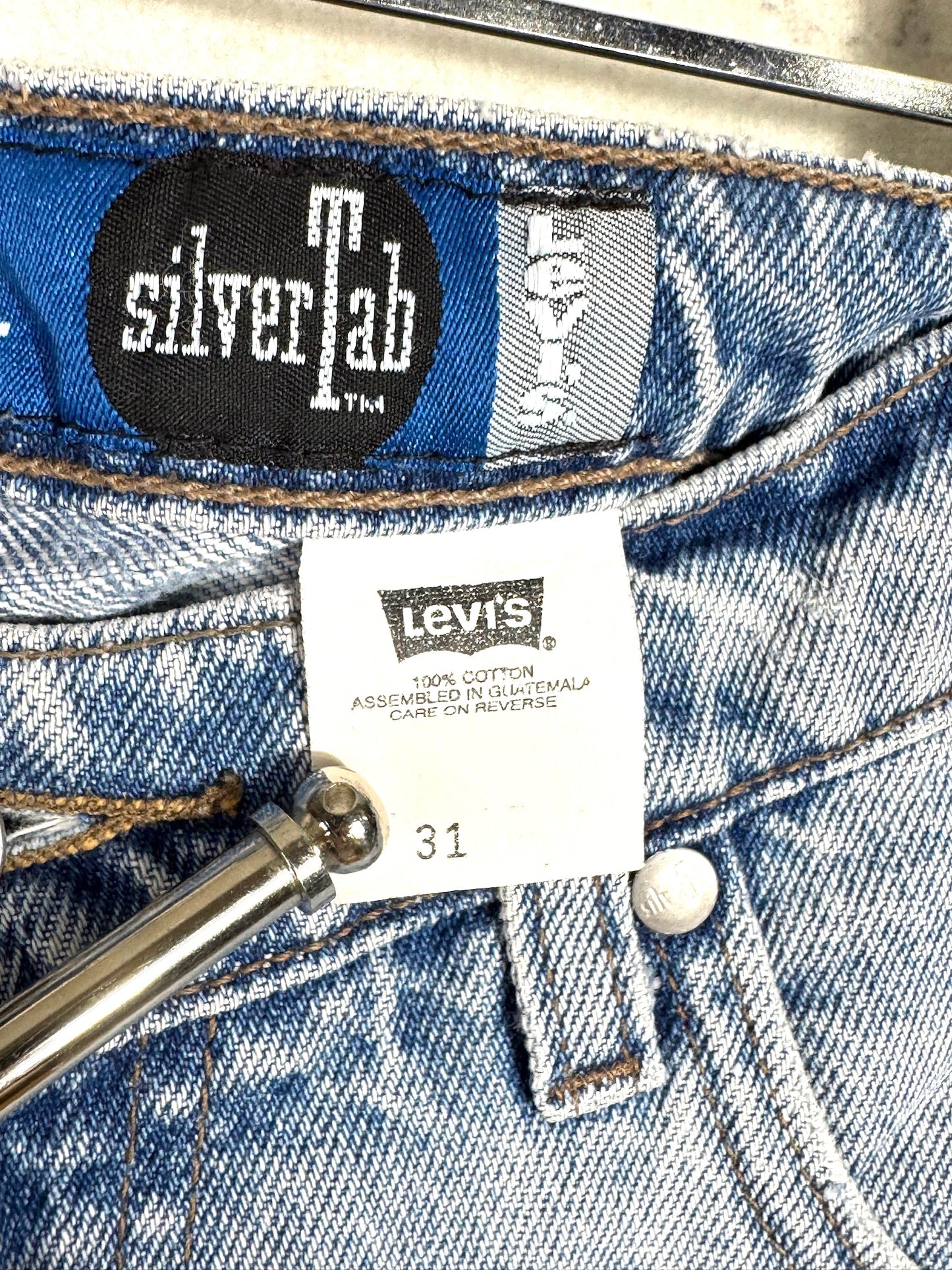 VINTAGE 1996 LEVI'S SILVERTAB DENIM SHORTS Sz: 31