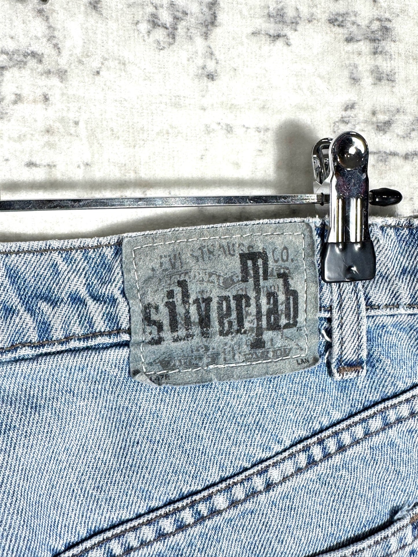 VINTAGE 1996 LEVI'S SILVERTAB DENIM SHORTS Sz: 31
