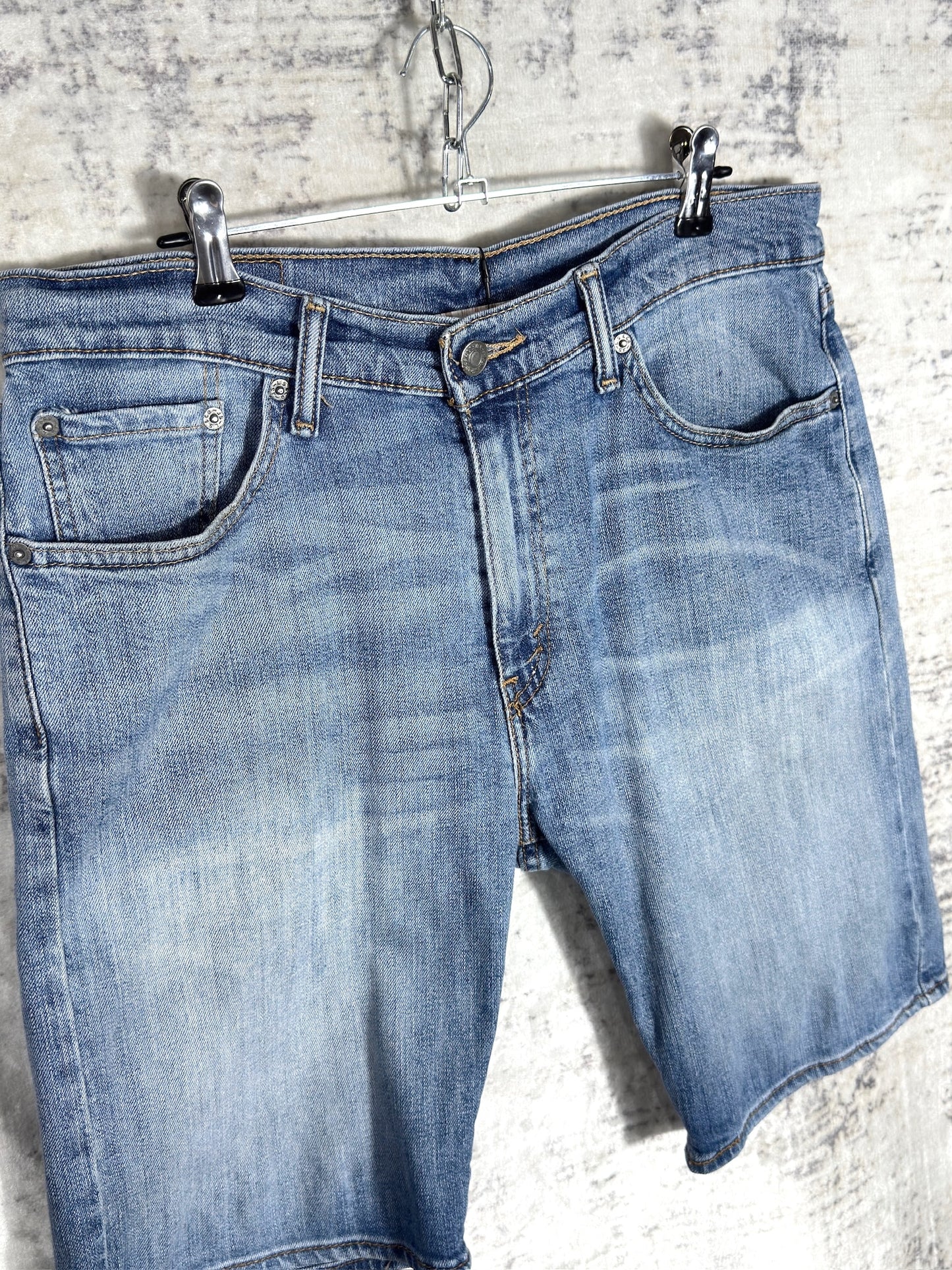 LEVI'S 505 DENIM SHORTS Sz: 32