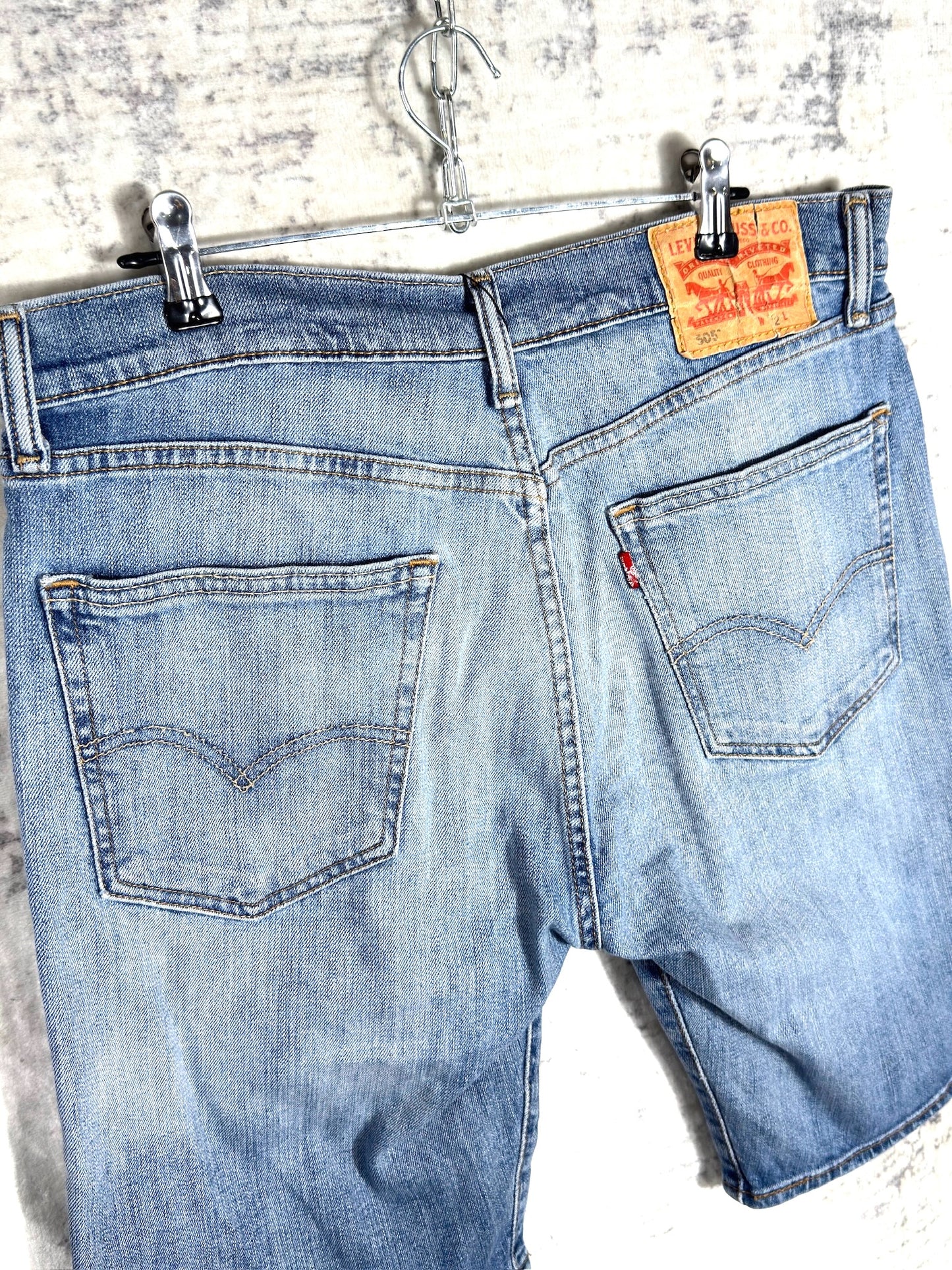 LEVI'S 505 DENIM SHORTS Sz: 32