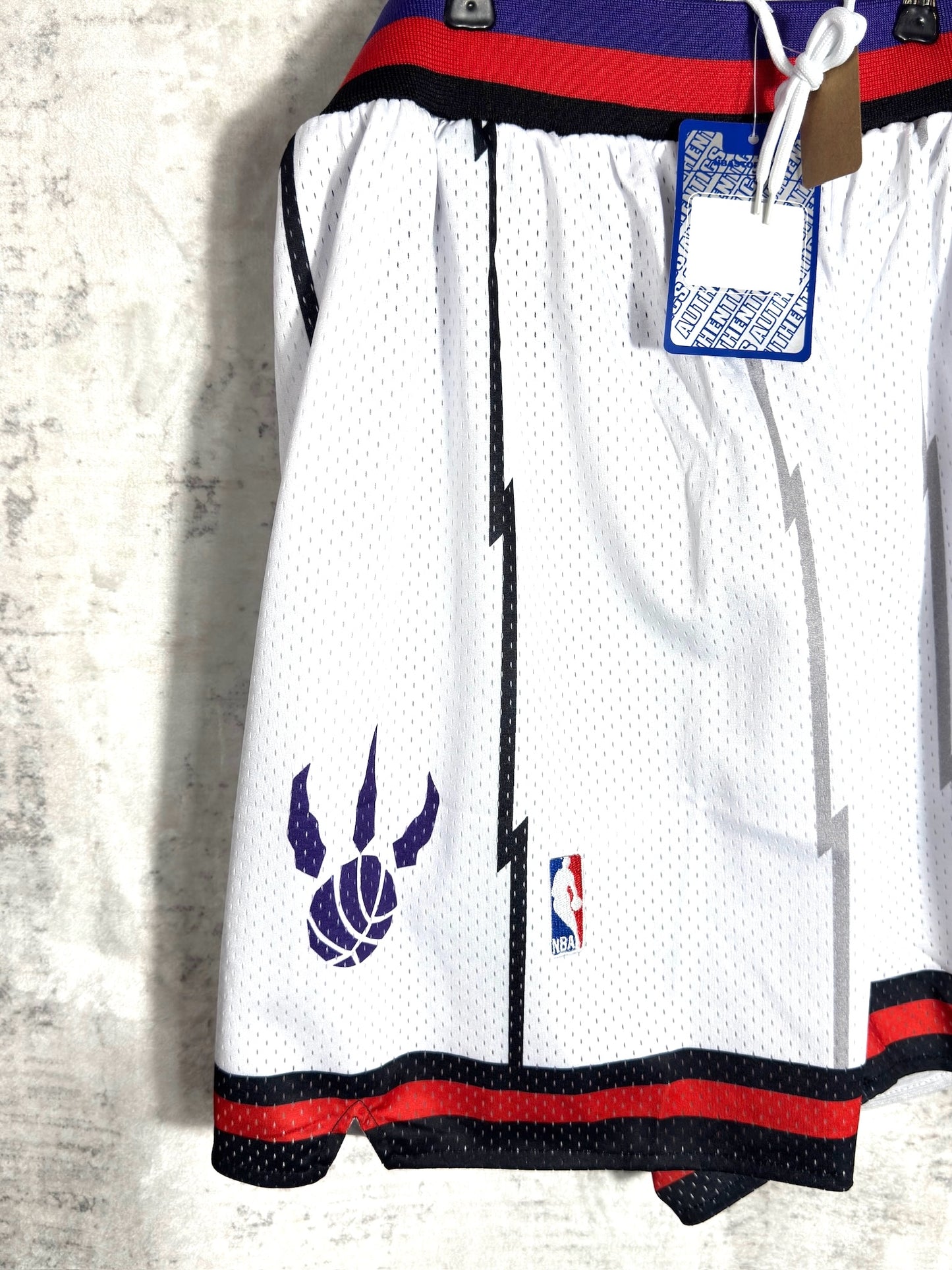 "NWT" NIKE RETRO 98-99 TORONTO RAPTORS SHORTS Sz: M