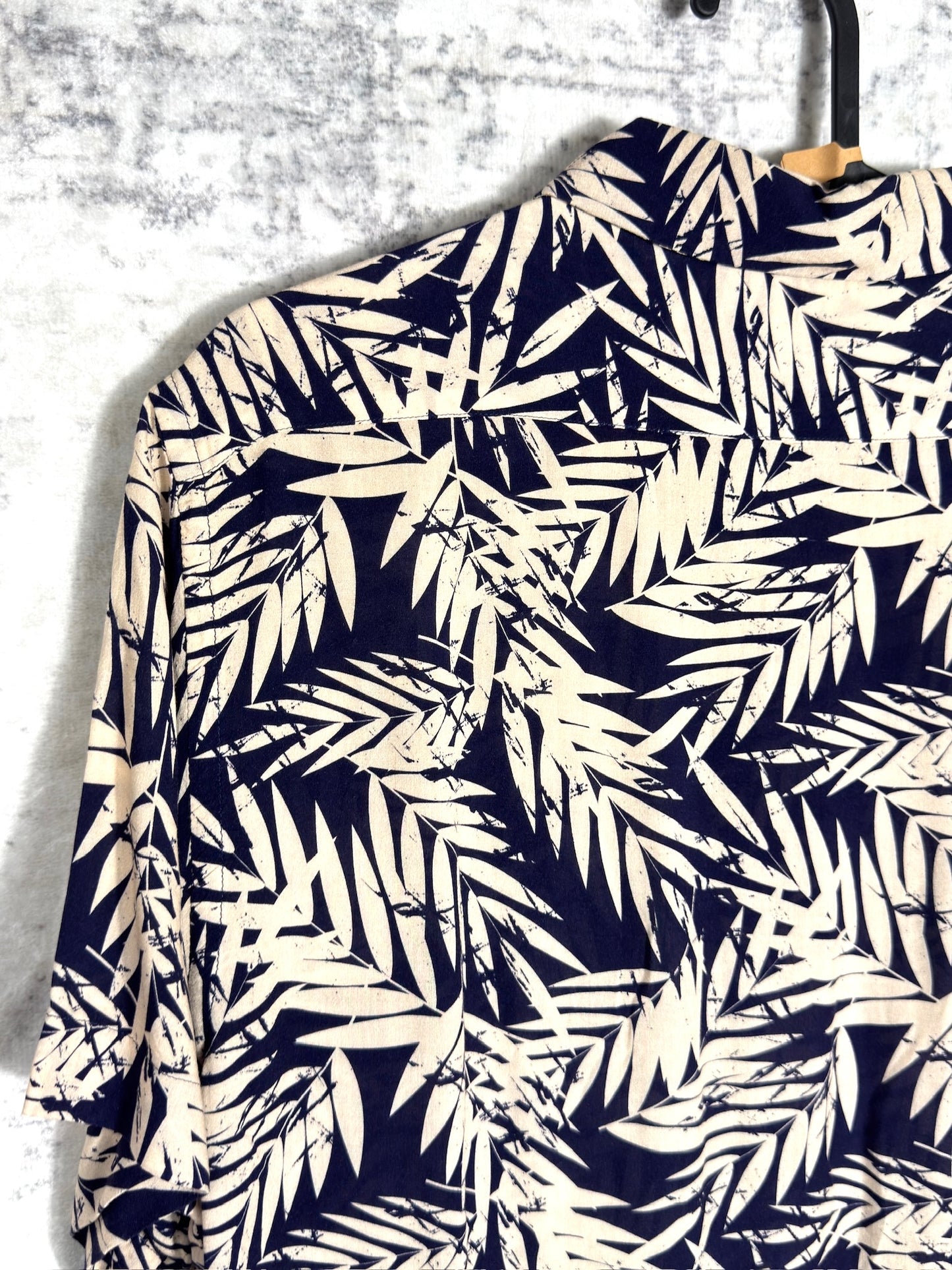 SCHOTT N.Y.C "FLORAL" SHORT SLEEVES SHIRT SZ: S