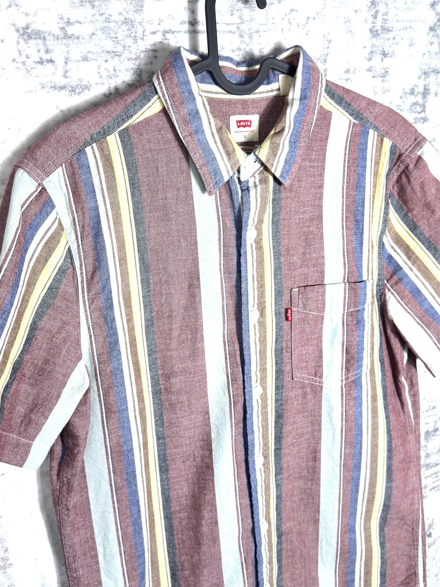 LEVI'S "STRIPED" SHORT SLEEVES SHIRT SZ: S