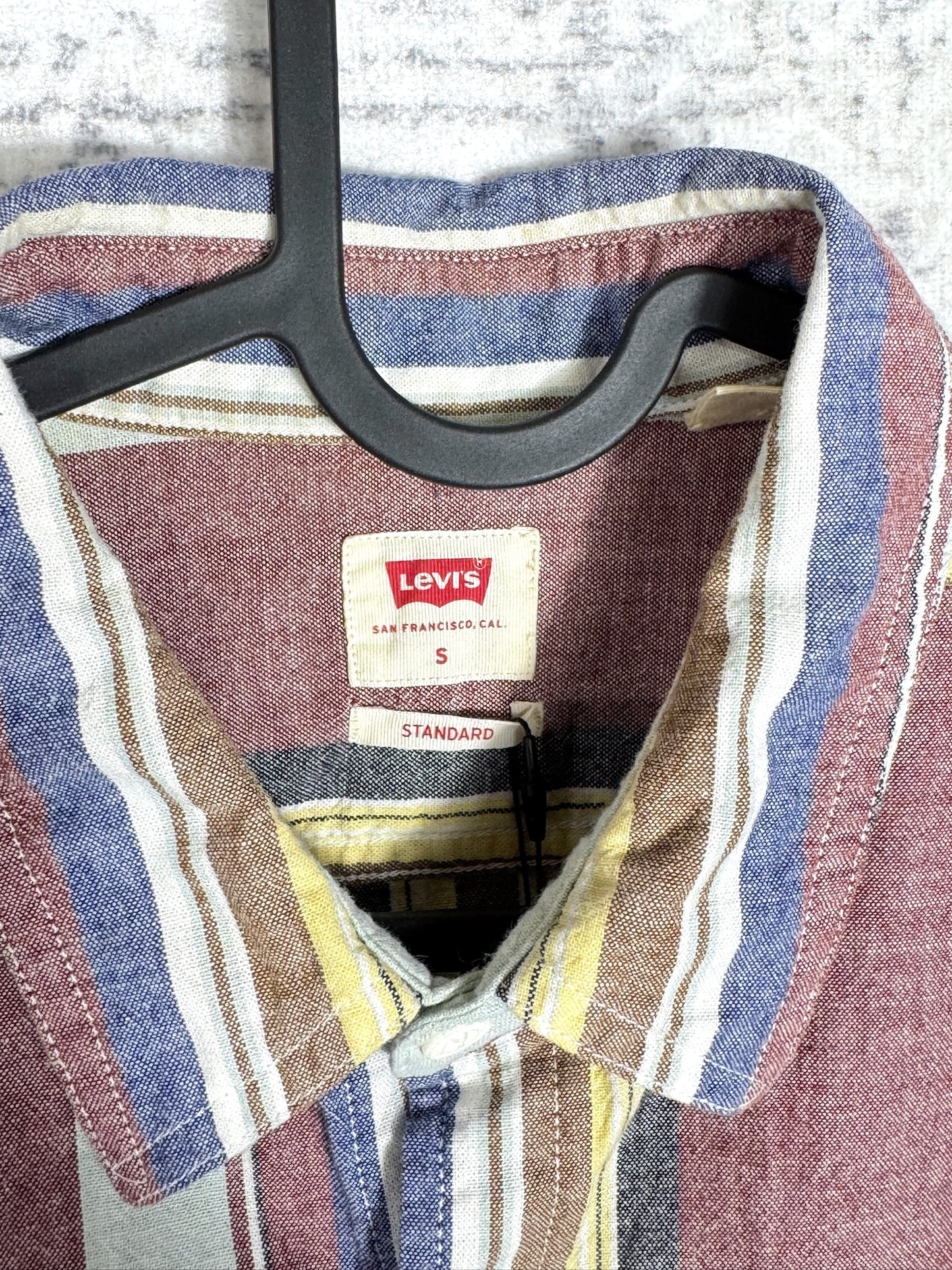 LEVI'S "STRIPED" SHORT SLEEVES SHIRT SZ: S
