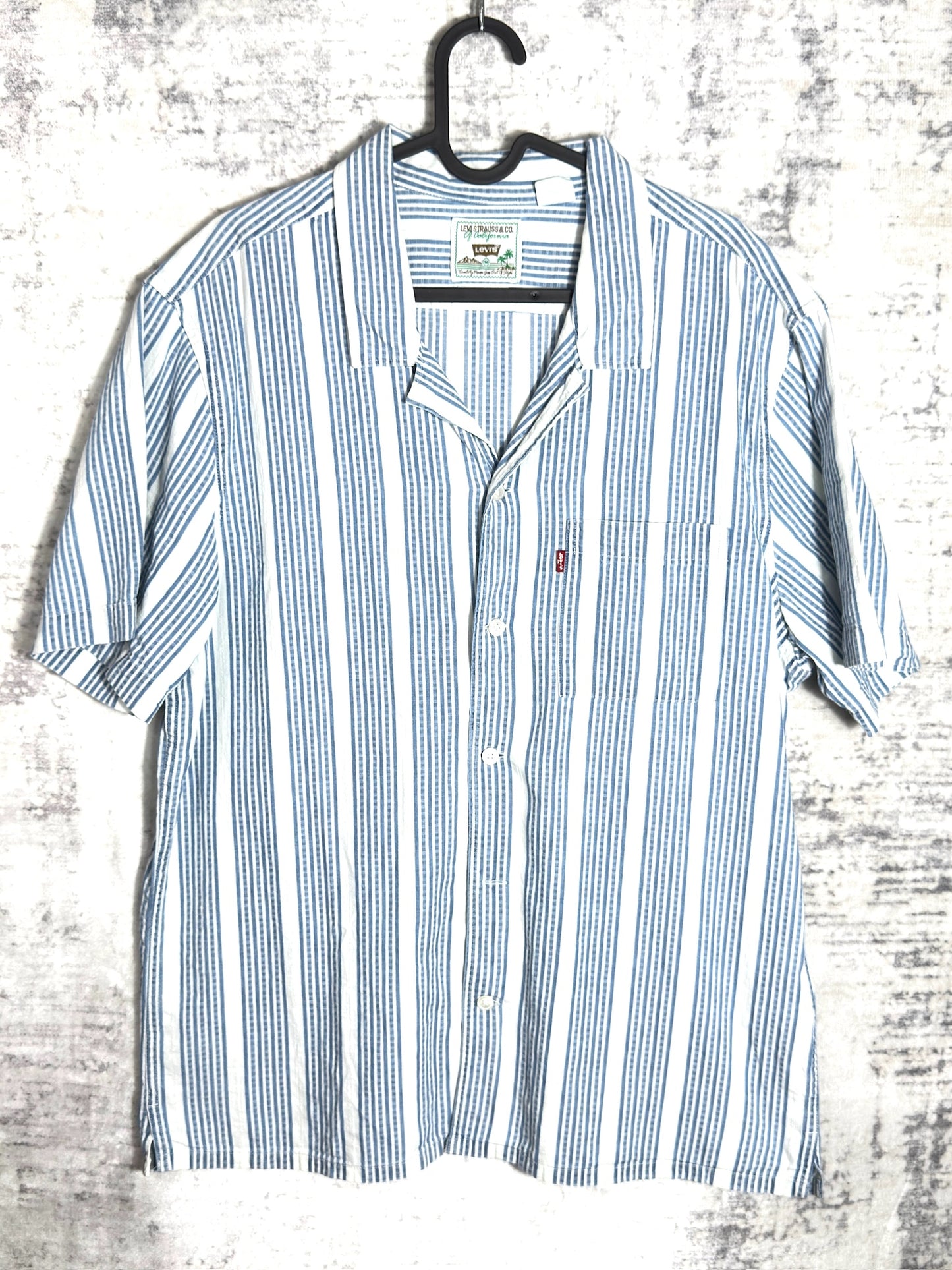 LEVI'S OF CALIFORNIA "STRIPED" SHORT SLEEVES SHIRT SZ: M