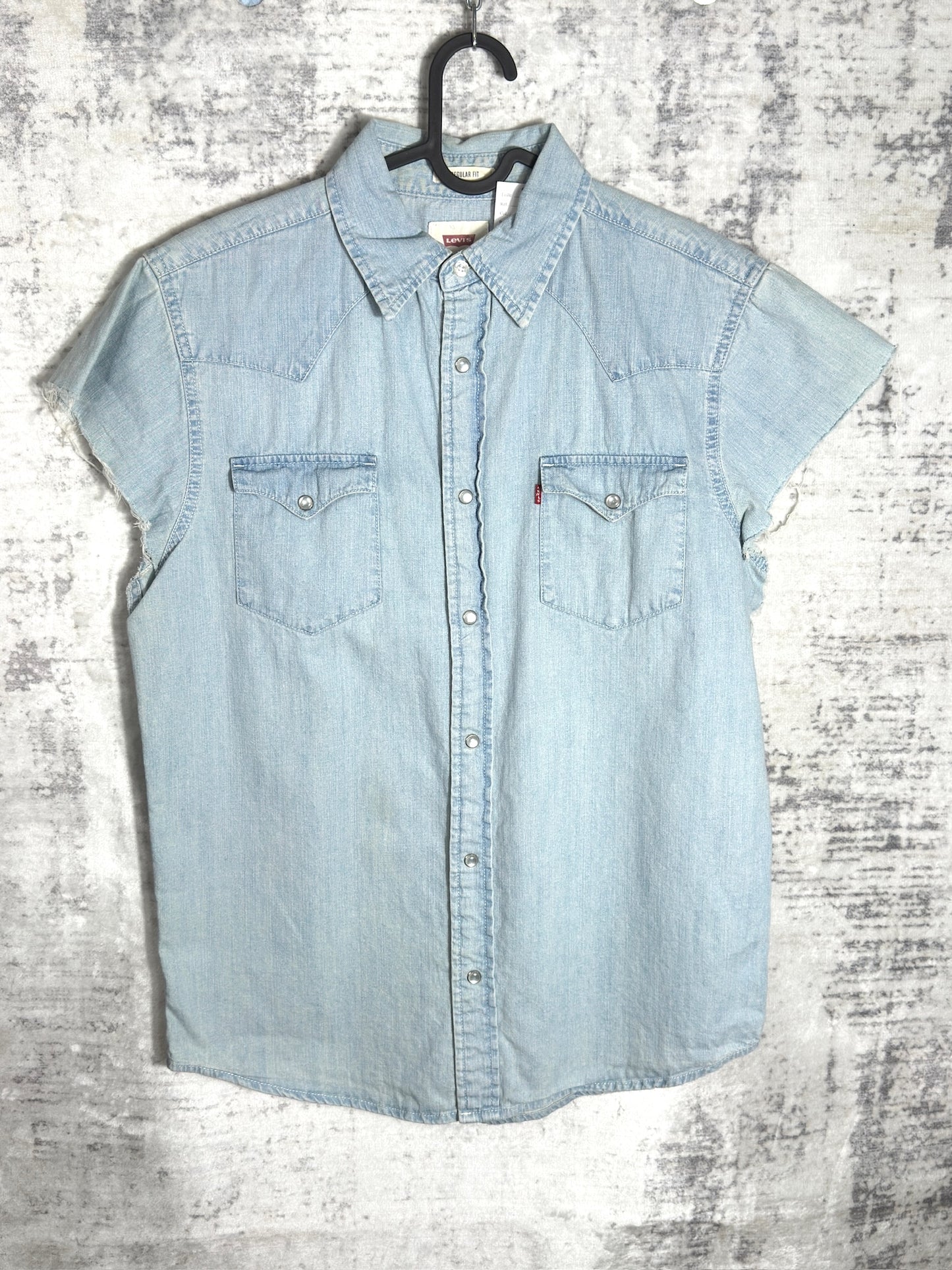 LEVI'S "CUT OFF" DENIM SHORT SLEEVES SHIRT SZ: S