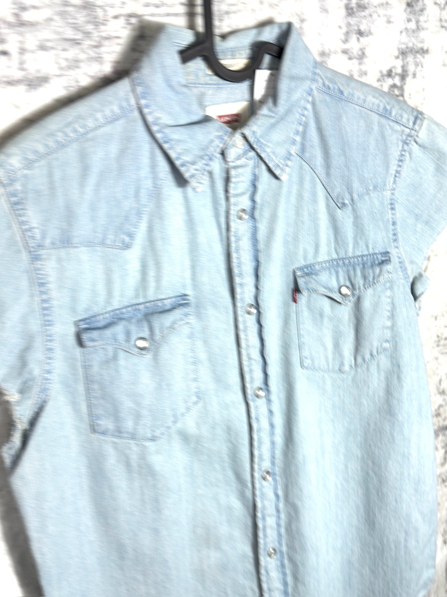 LEVI'S "CUT OFF" DENIM SHORT SLEEVES SHIRT SZ: S