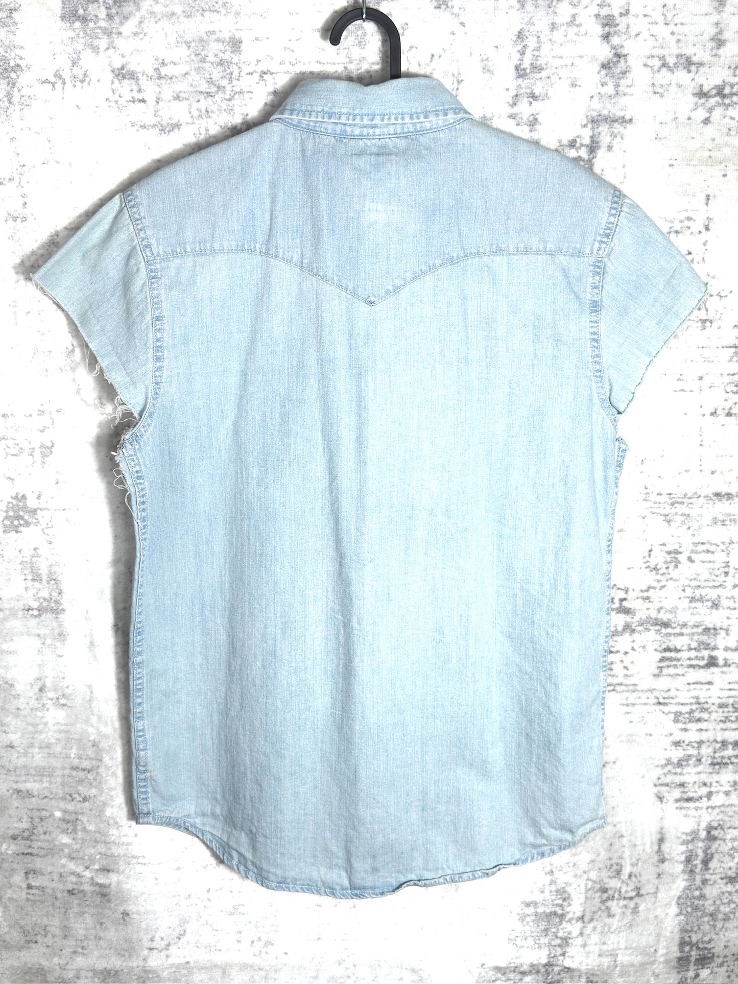 LEVI'S "CUT OFF" DENIM SHORT SLEEVES SHIRT SZ: S
