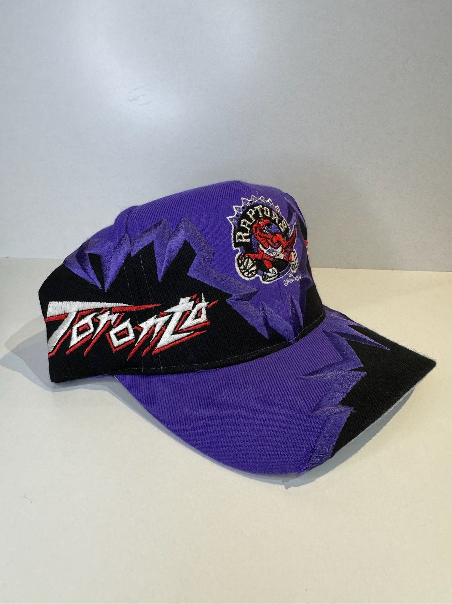 VINTAGE 1994 TORONTO RAPTORS DREW PEARSON JAGGED GRAFFITI SNAPBACK CAP HAT