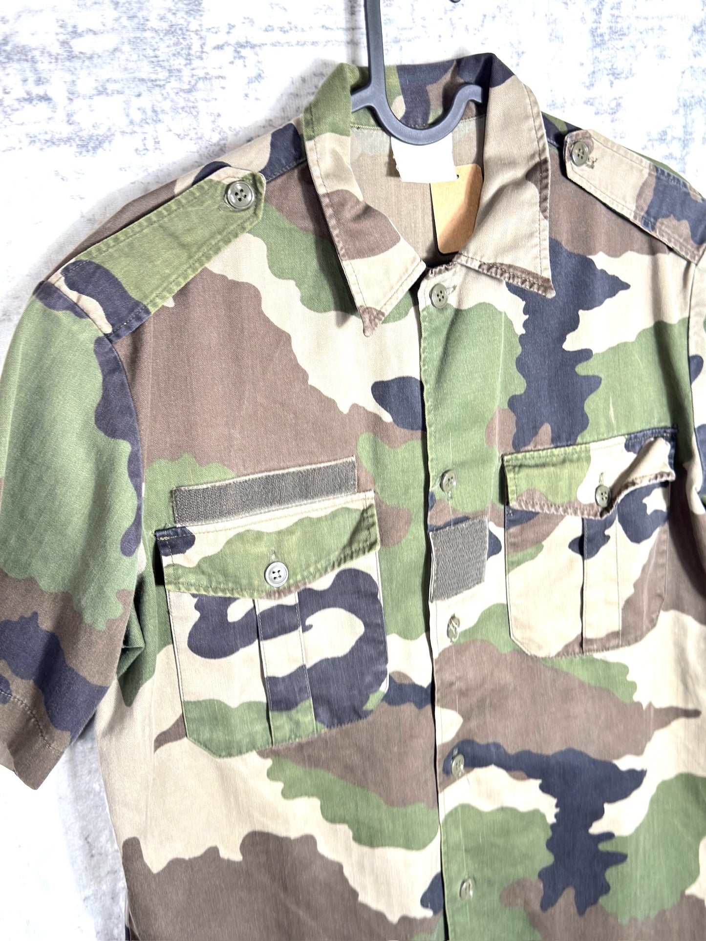 VINTAGE 90s FRENCH ARMY "F2 / CCE" CAMO SHORT SLEEVES SHIRT SZ: S/M