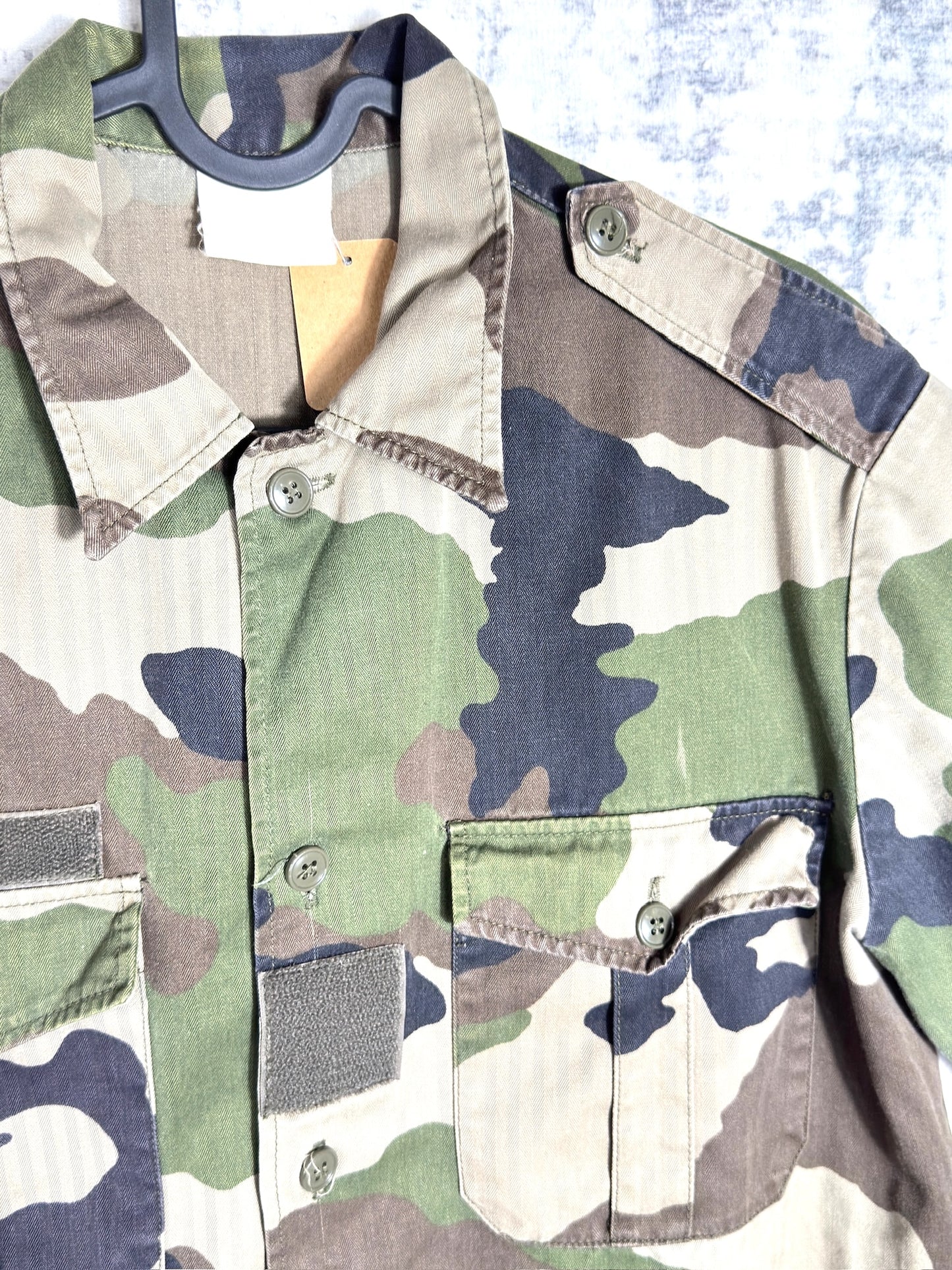 VINTAGE 90s FRENCH ARMY "F2 / CCE" CAMO SHORT SLEEVES SHIRT SZ: S/M