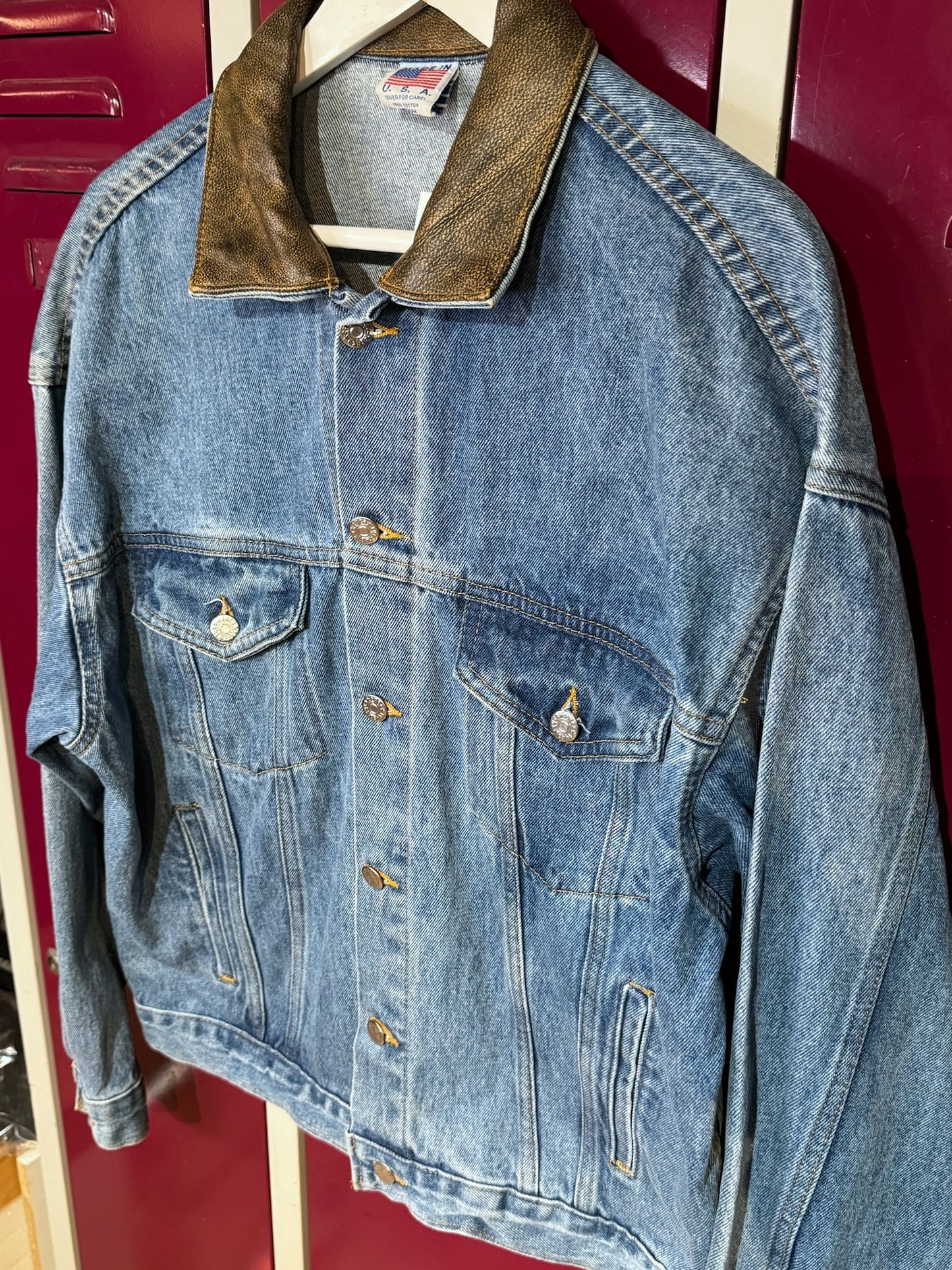 VINTAGE LEGENDS CORNER "NASHVILLE" DENIM JACKET SZ: M