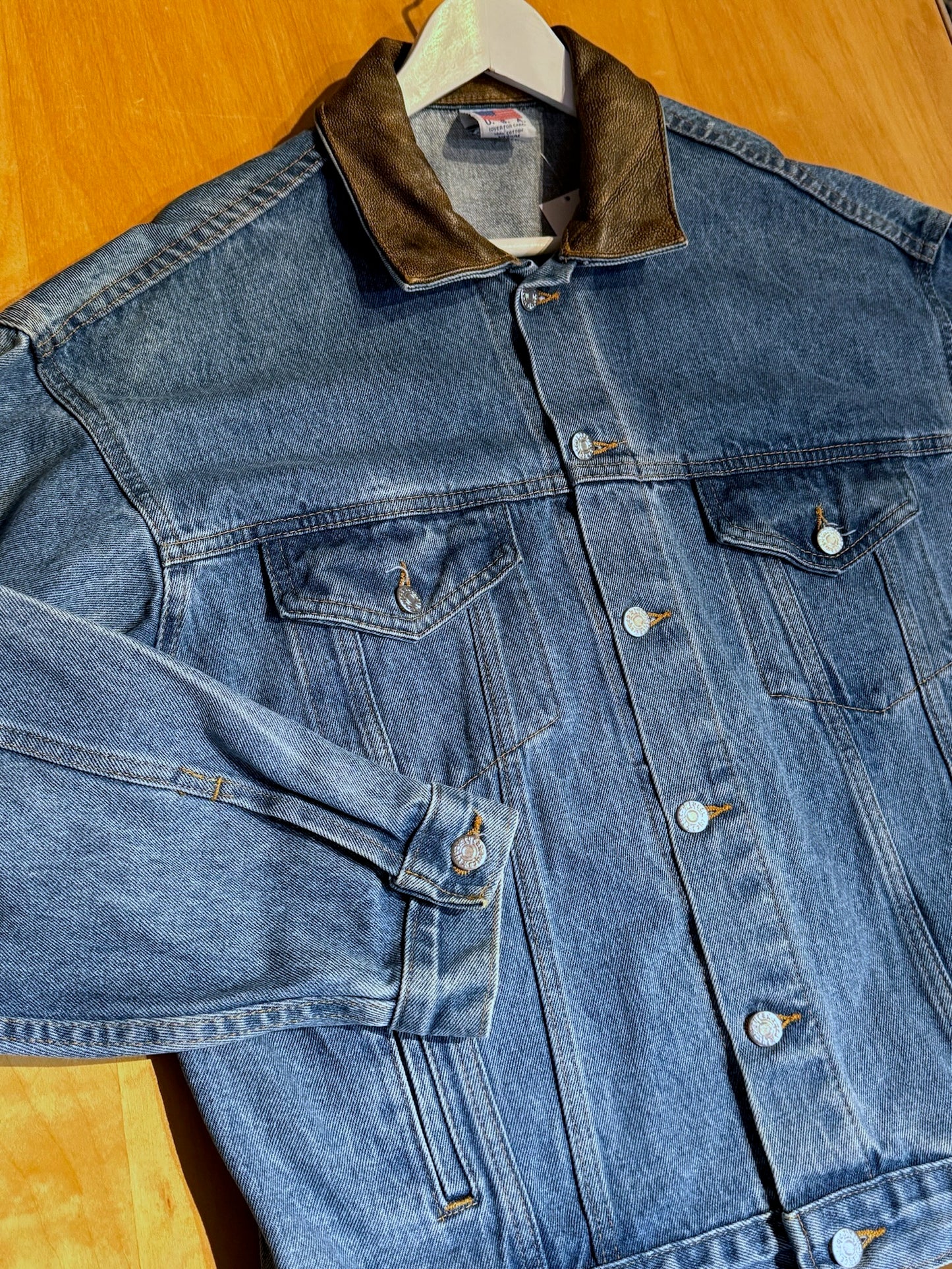 VINTAGE LEGENDS CORNER "NASHVILLE" DENIM JACKET SZ: M