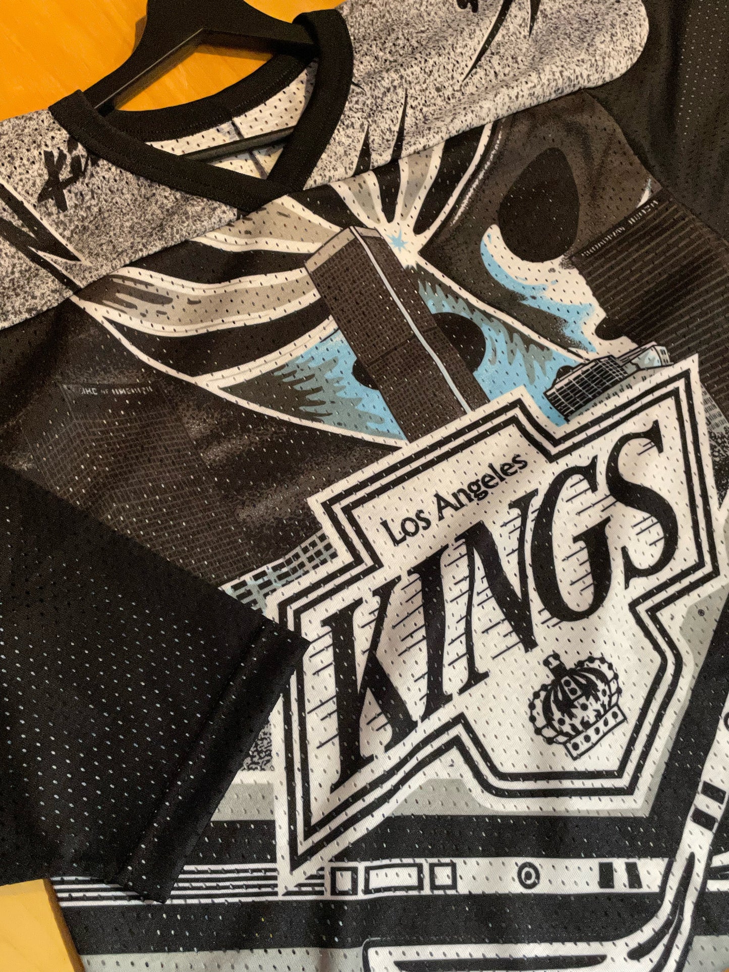 VINTAGE CCM LOS ANGELES KINGS ALLOVER PRINT NHL HOCKEY JERSEY  SZ: M