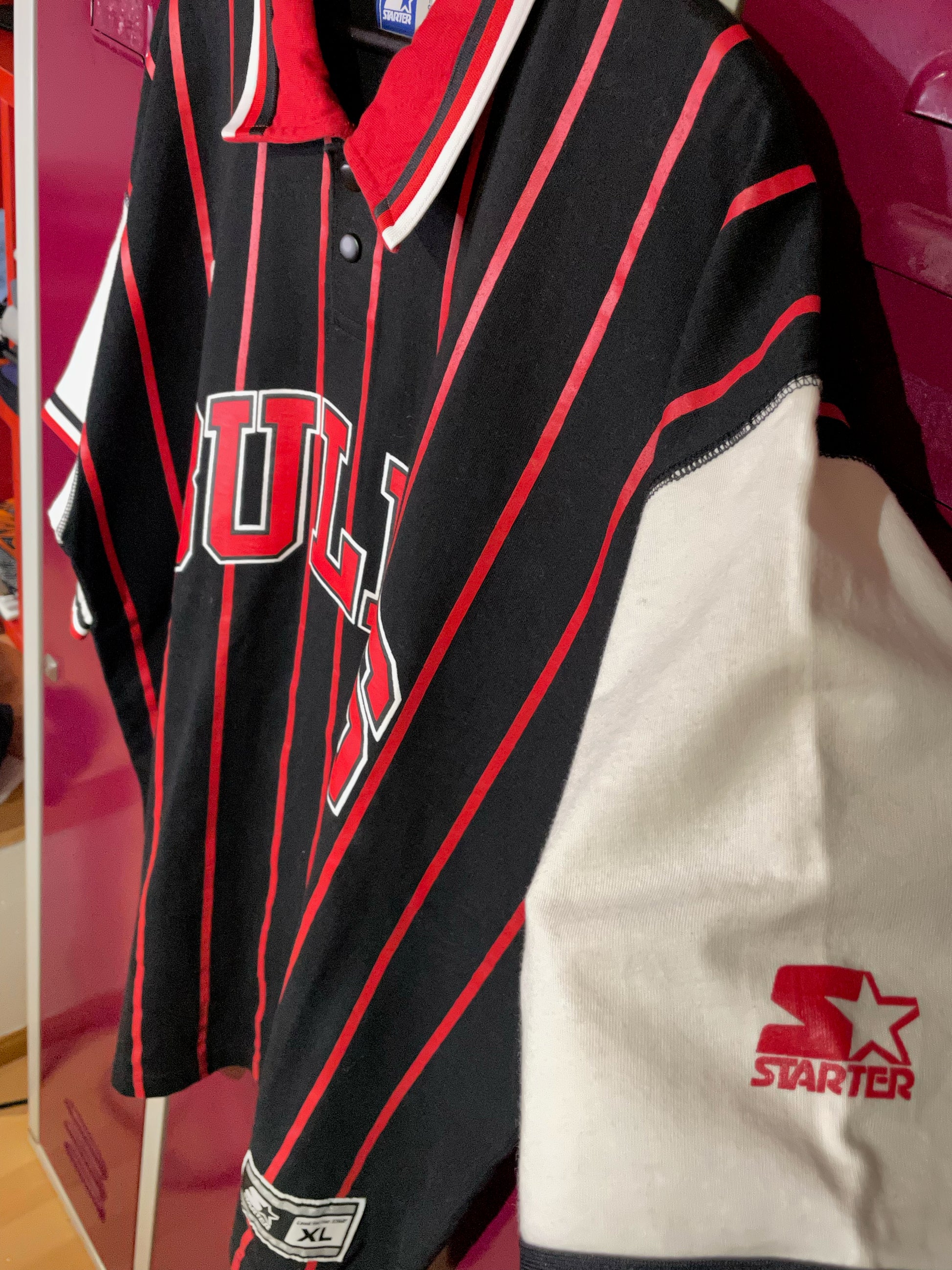 No clue we wore the pinstripe throwbacks in the 07/08 season : r/ chicagobulls
