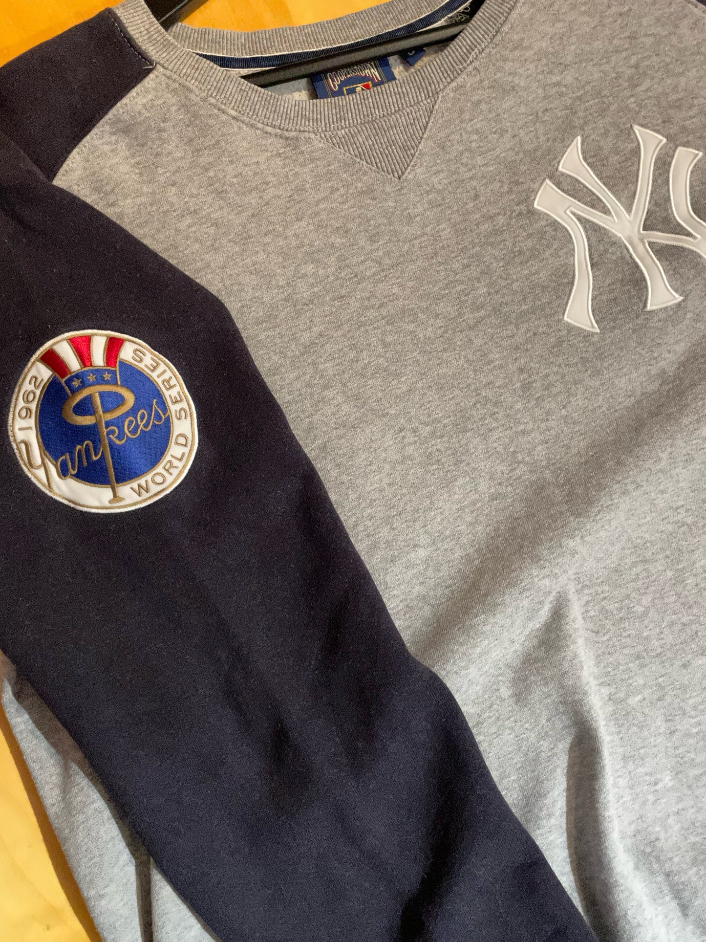 MAJESTIC NEW YORK YANKEES CREWNECK SWEATSHIRT  SZ: L