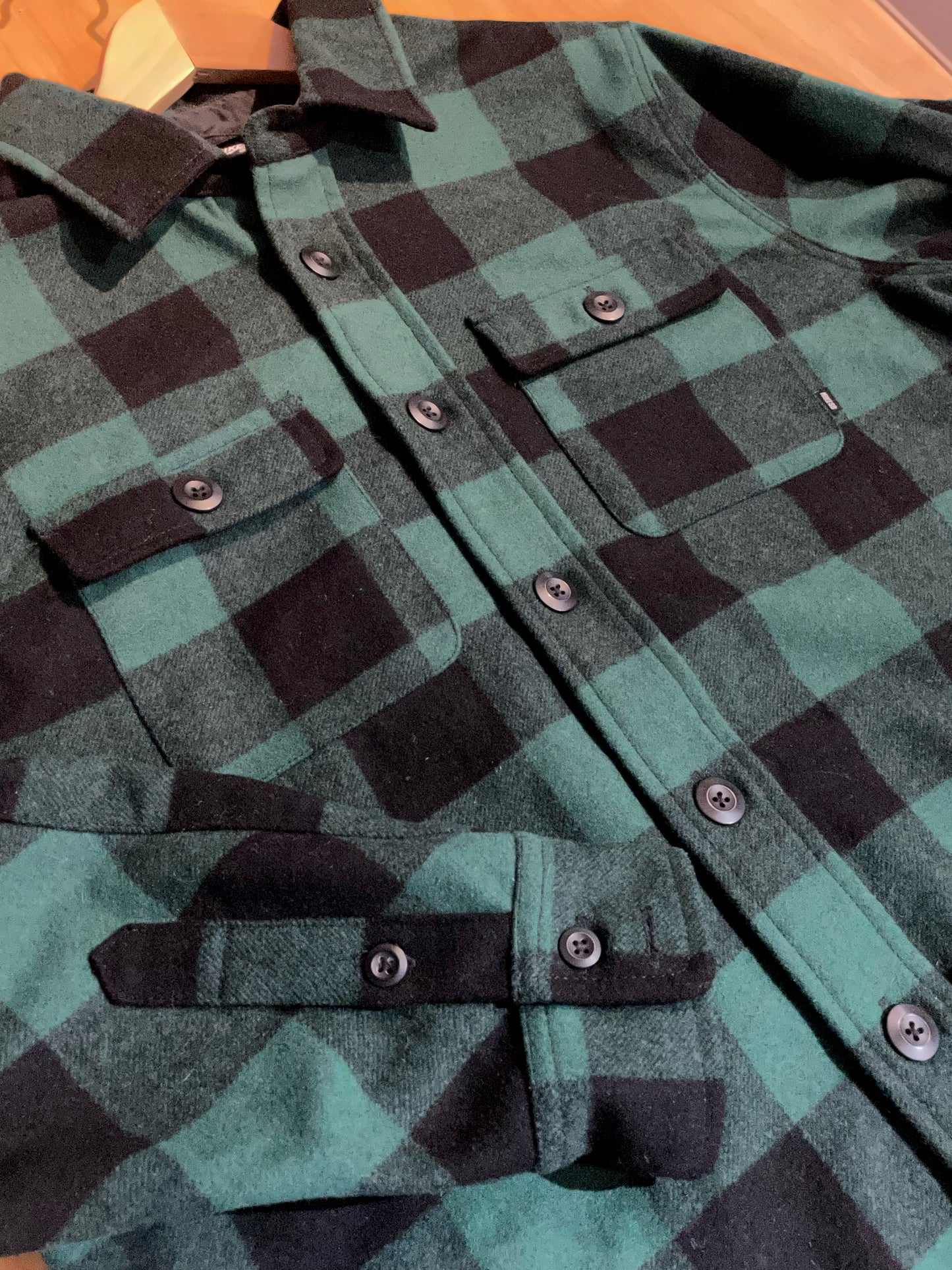 NIKE SB BUTTON PLAID FLANNEL JACKET SZ: L