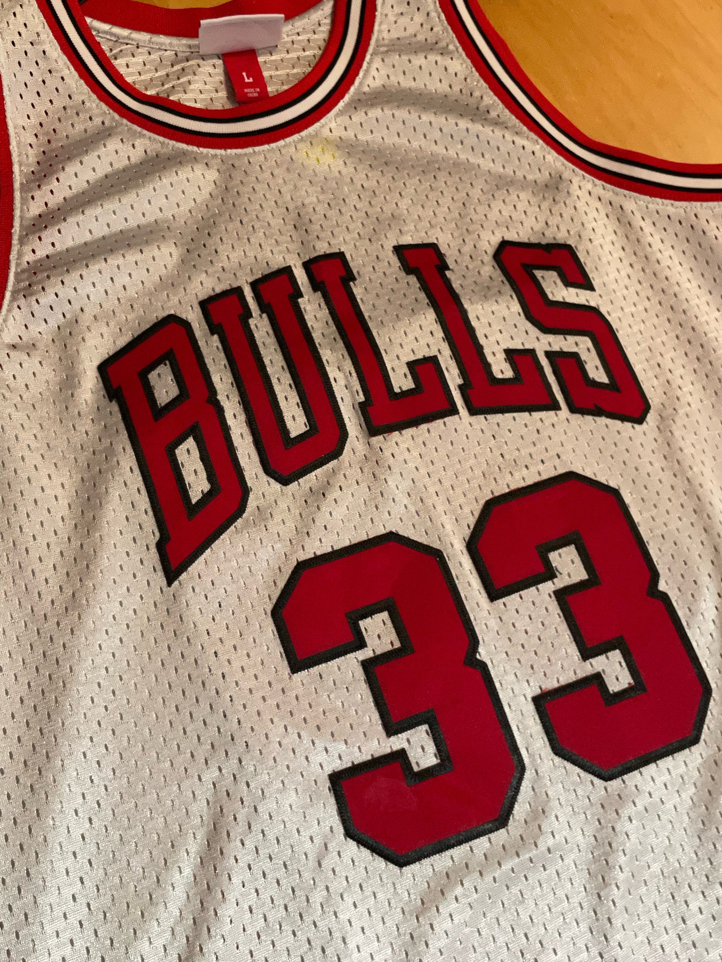 MITCHELL & NESS CHICAGO BULLS SCOTTIE PIPPEN SILVER NBA JERSEY  SZ: L